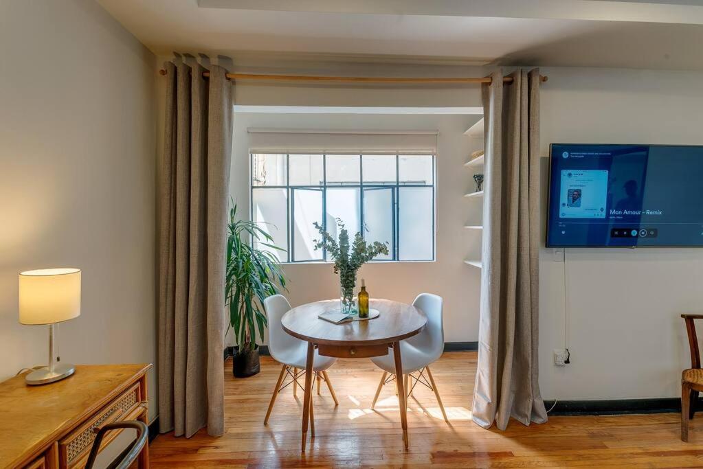 Cozy apartment heart of Condesa. — Mexico City