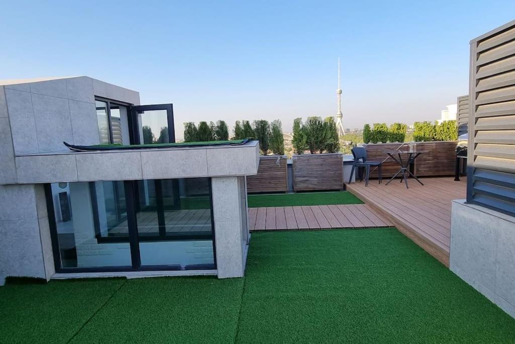 LaMinor Terrace