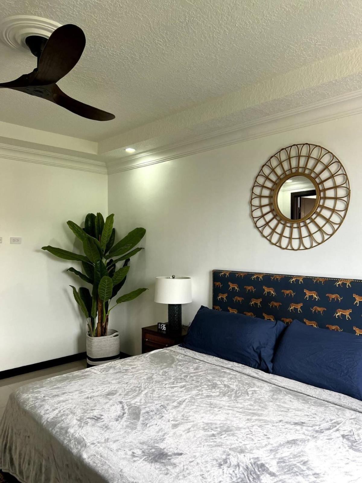 Metcalfe Luxury One bedroom Suite