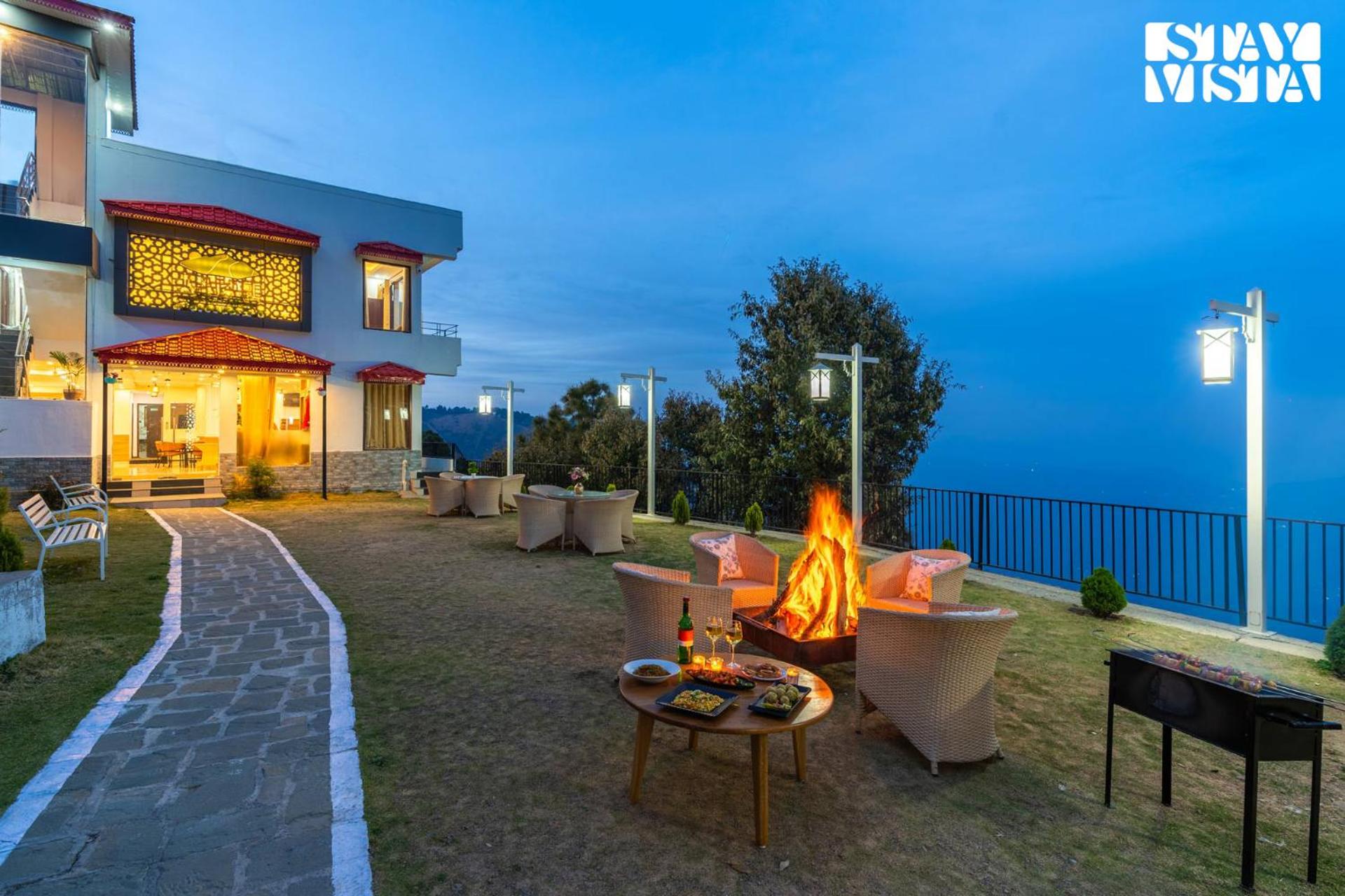 StayVista at The Hush Escape-5BHK Valley View villa in Arki view 2