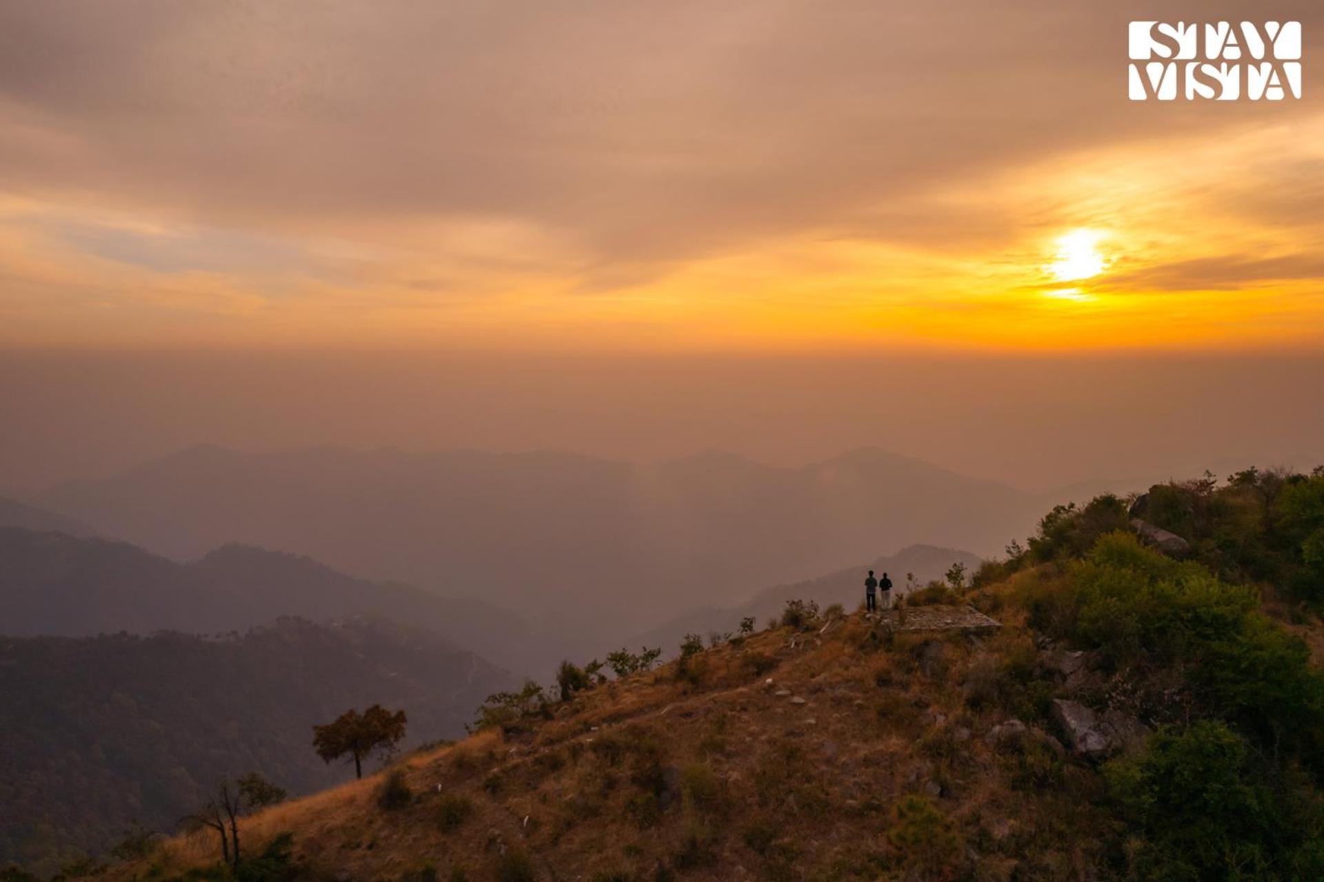 StayVista at The Hush Escape-5BHK Valley View villa in Arki view 3