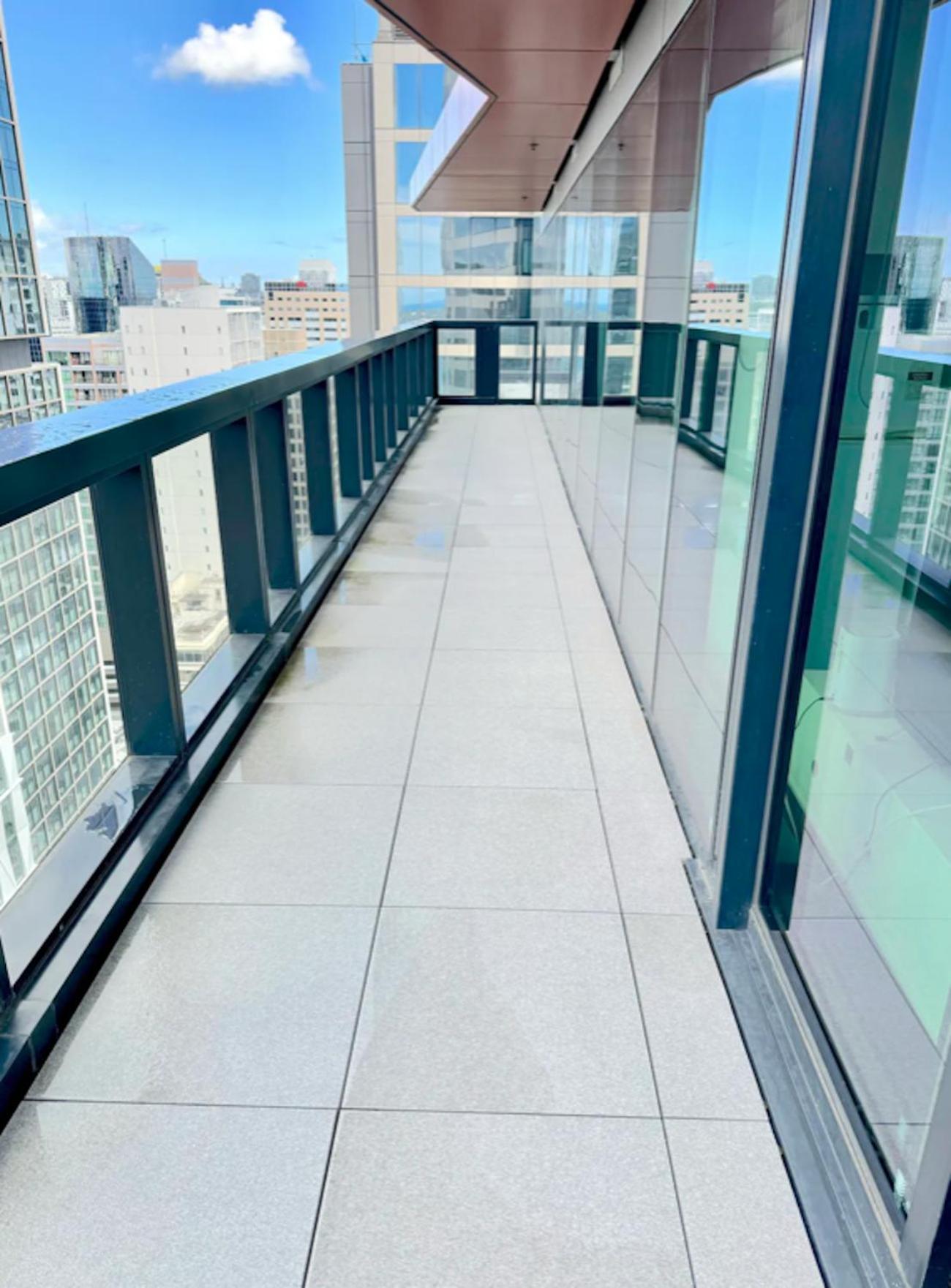 Gorgeous Seaview 2 Bedroom Apartment in Auckland CBD