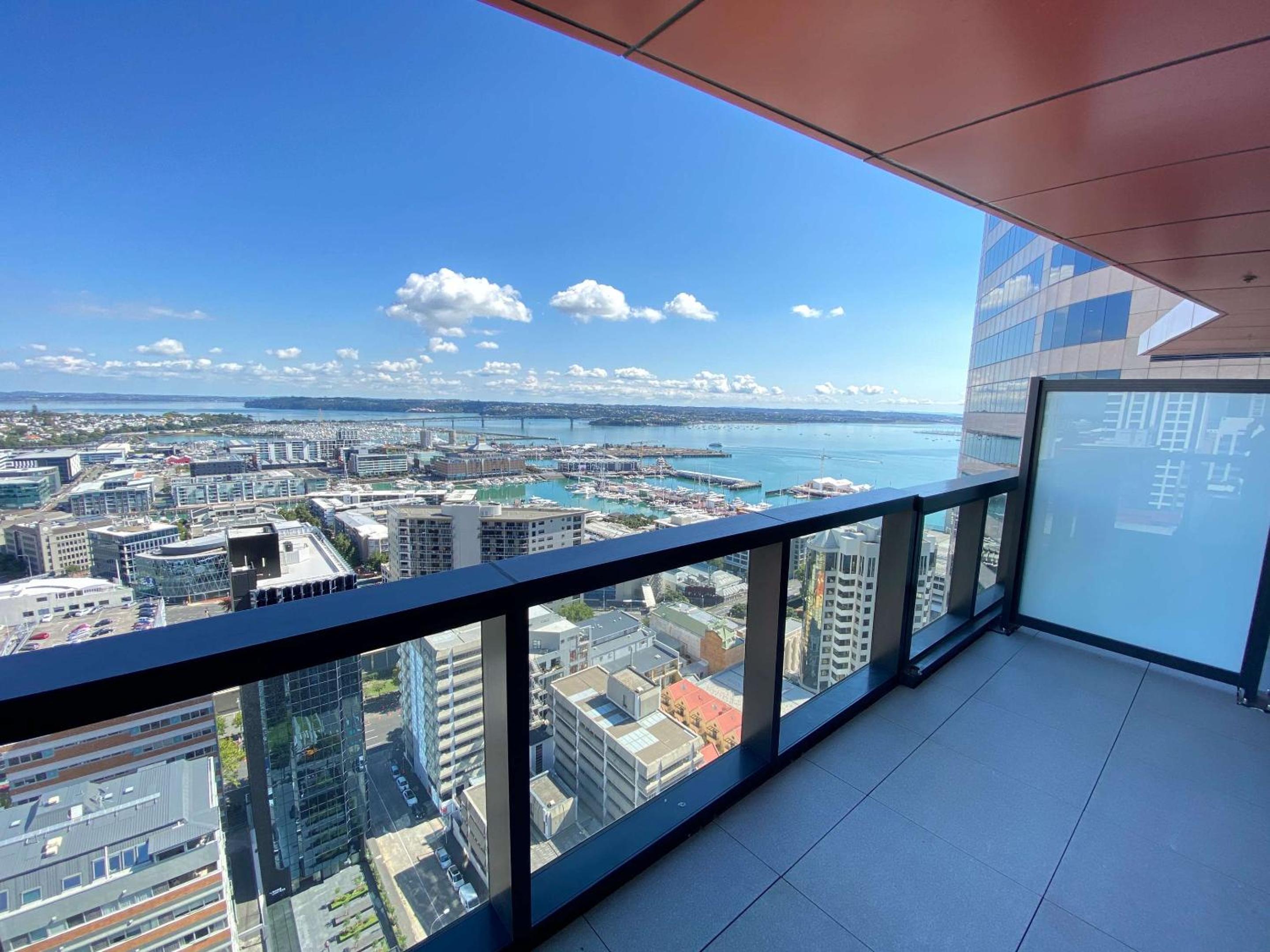 Gorgeous Seaview 2 Bedroom Apartment in Auckland CBD