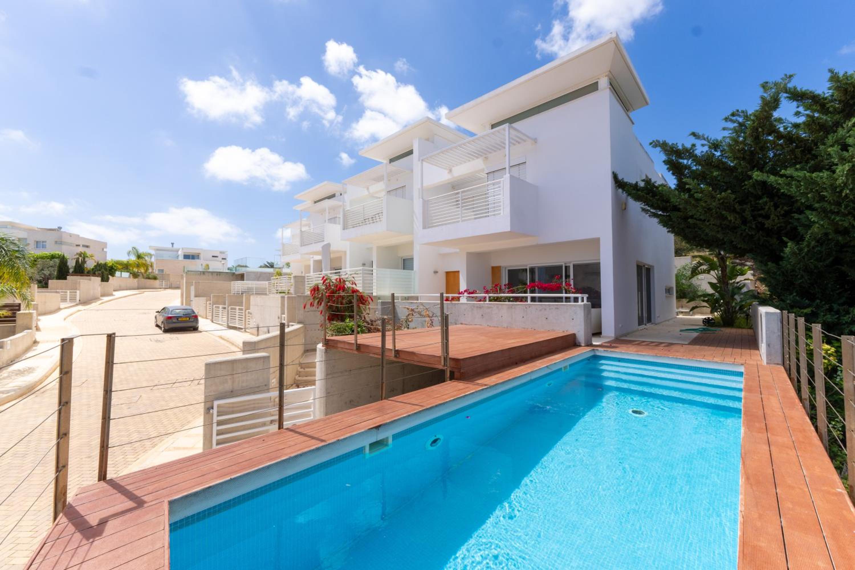 Wealthystays Niceday Hill Villa