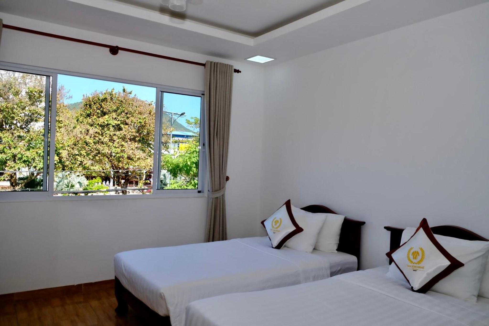 Tan Son Nhat Con Dao Resort