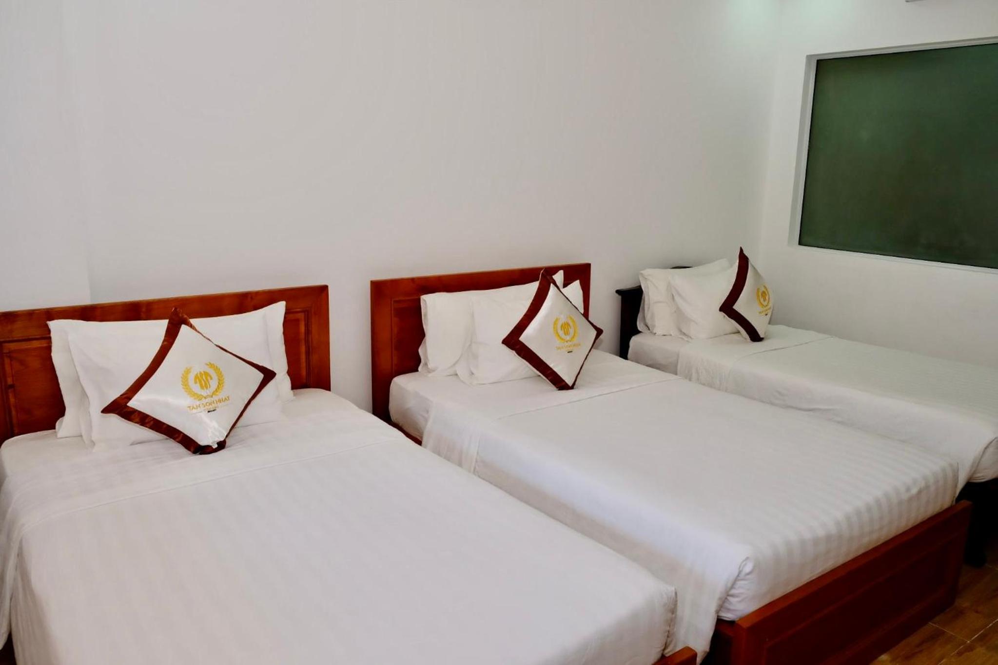 Tan Son Nhat Con Dao Resort