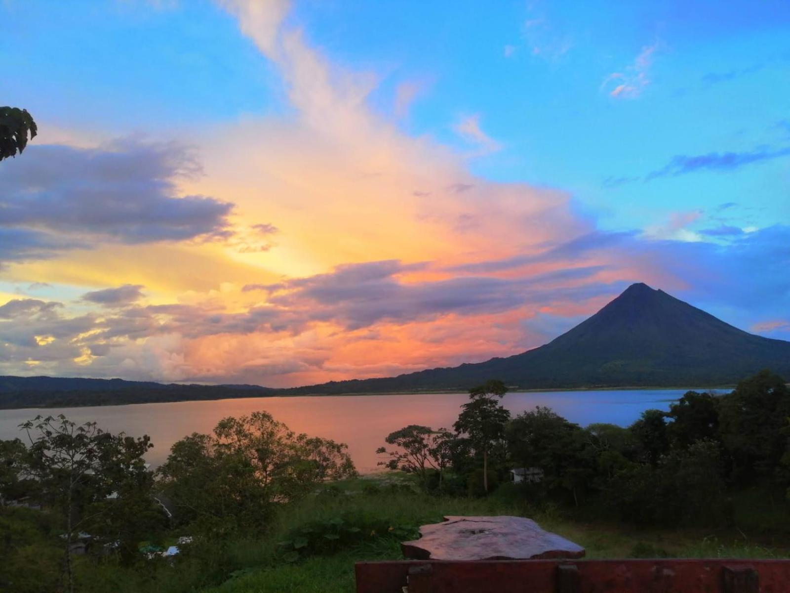 Sunset Inn Arenal B&B