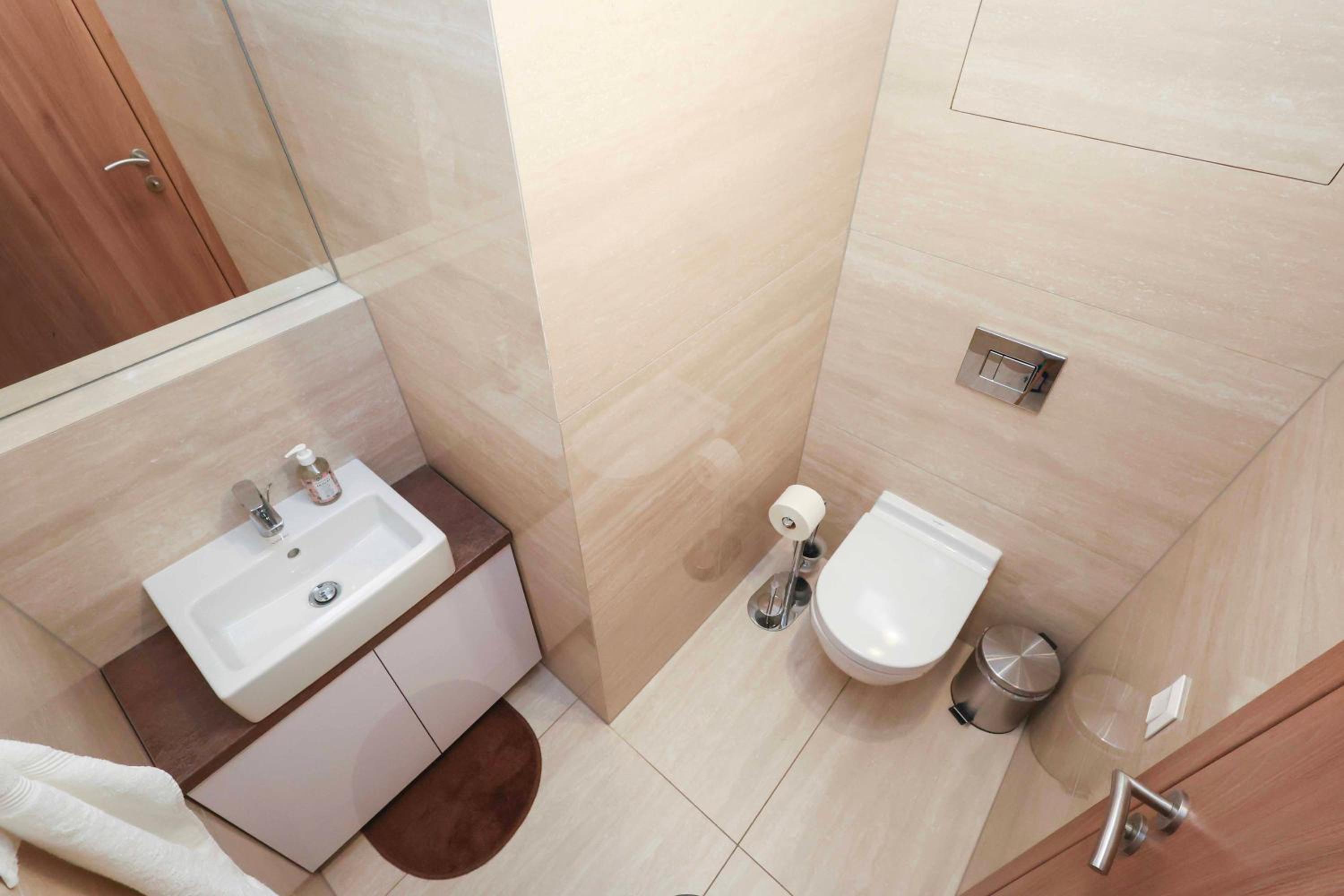 Sky Park Tower 2, luxury apartment with free parking view 4