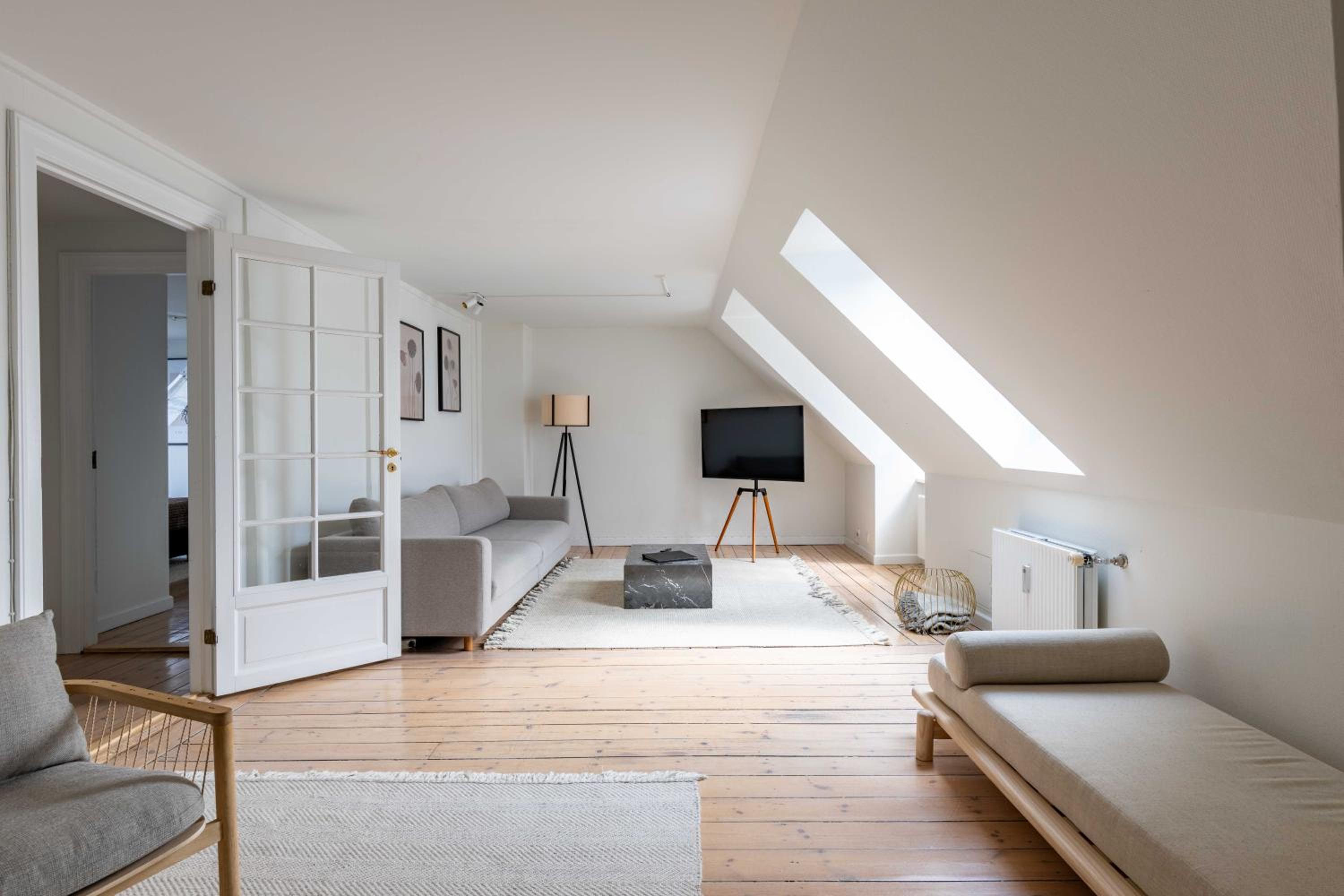 Cozy 2 Bedroom Flat in Peaceful Neighbourhood