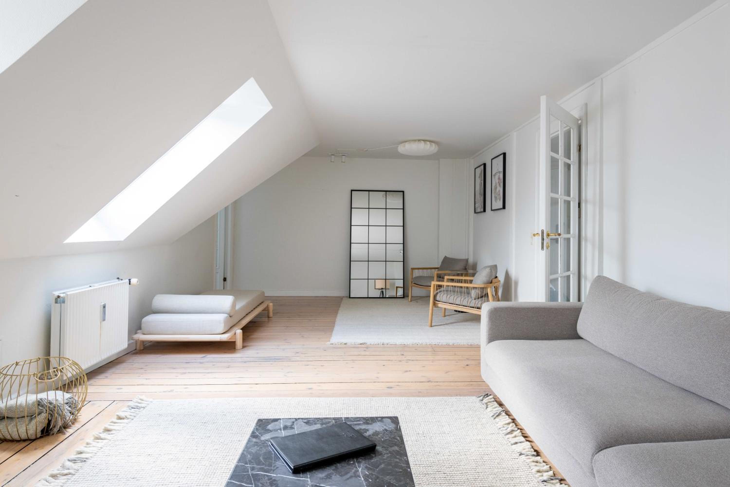 Cozy 2 Bedroom Flat in Peaceful Neighbourhood