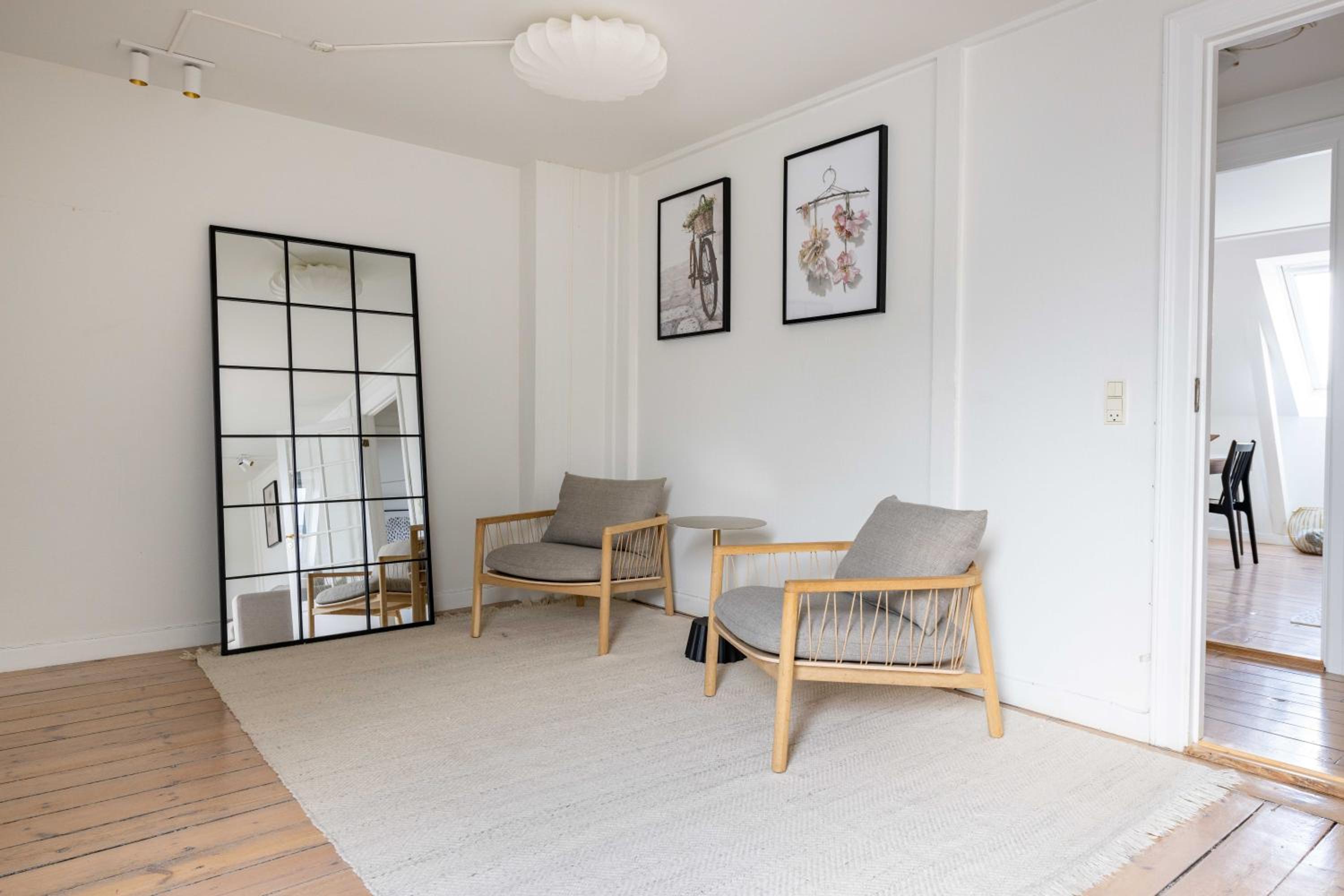 Cozy 2 Bedroom Flat in Peaceful Neighbourhood
