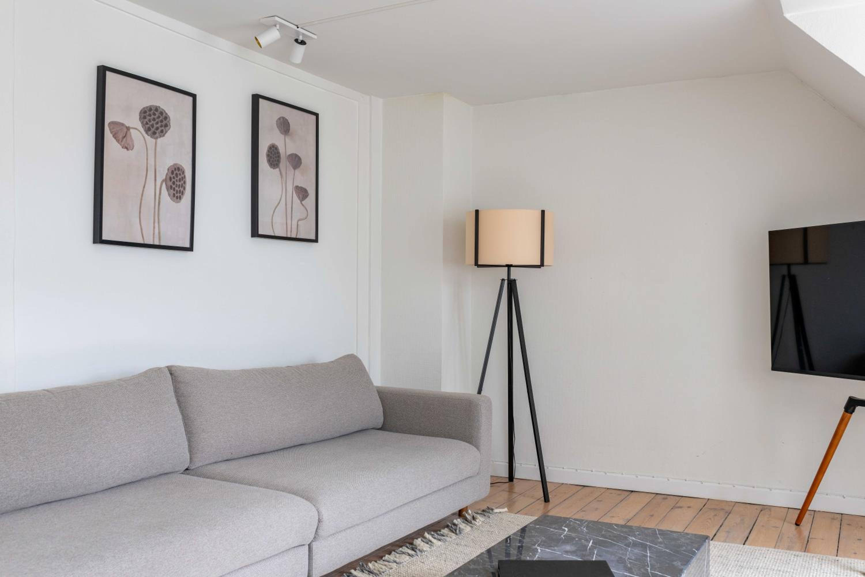 Cozy 2 Bedroom Flat in Peaceful Neighbourhood