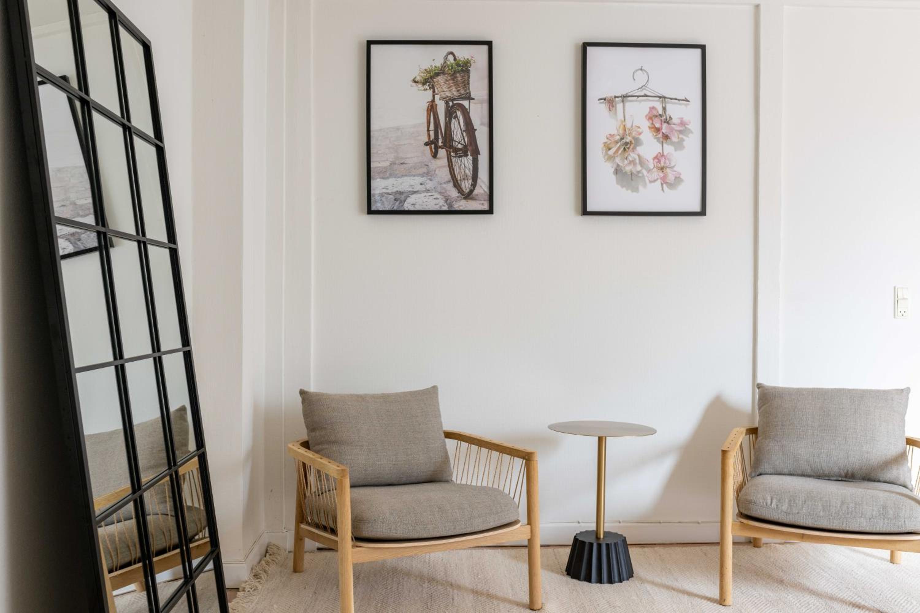 Cozy 2 Bedroom Flat in Peaceful Neighbourhood