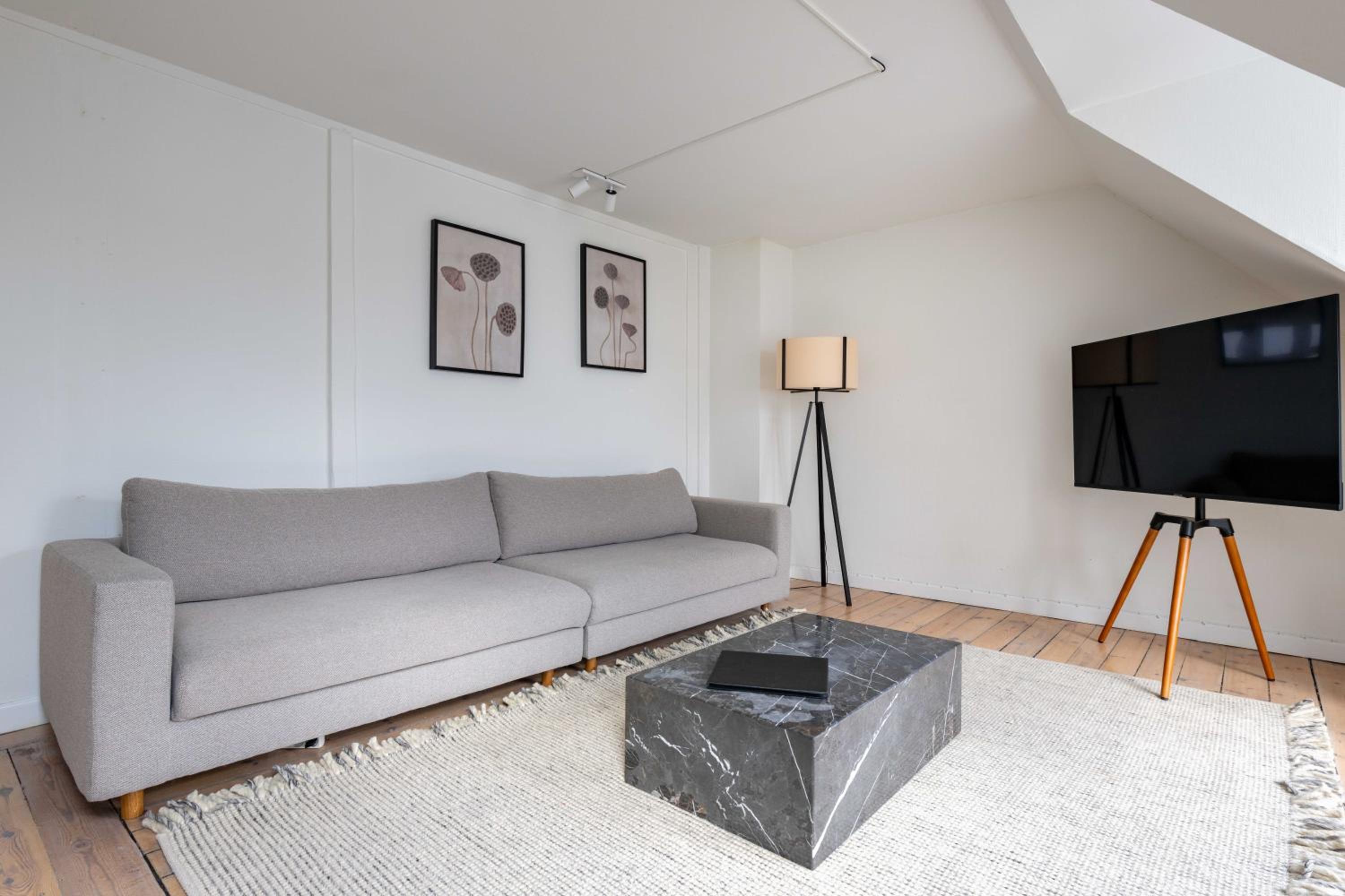 Cozy 2 Bedroom Flat in Peaceful Neighbourhood