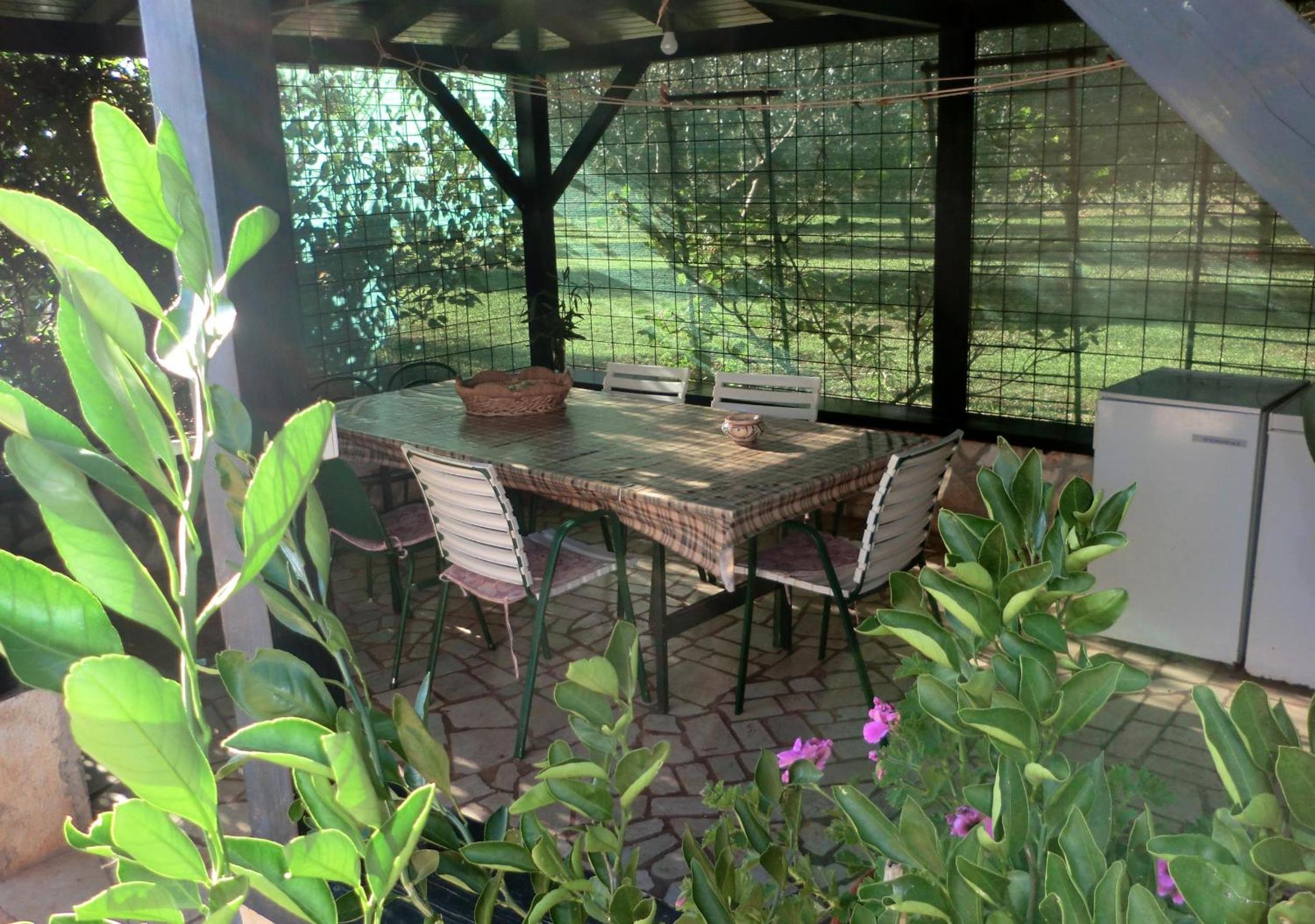 House Vugrinec with garden and parking view 3