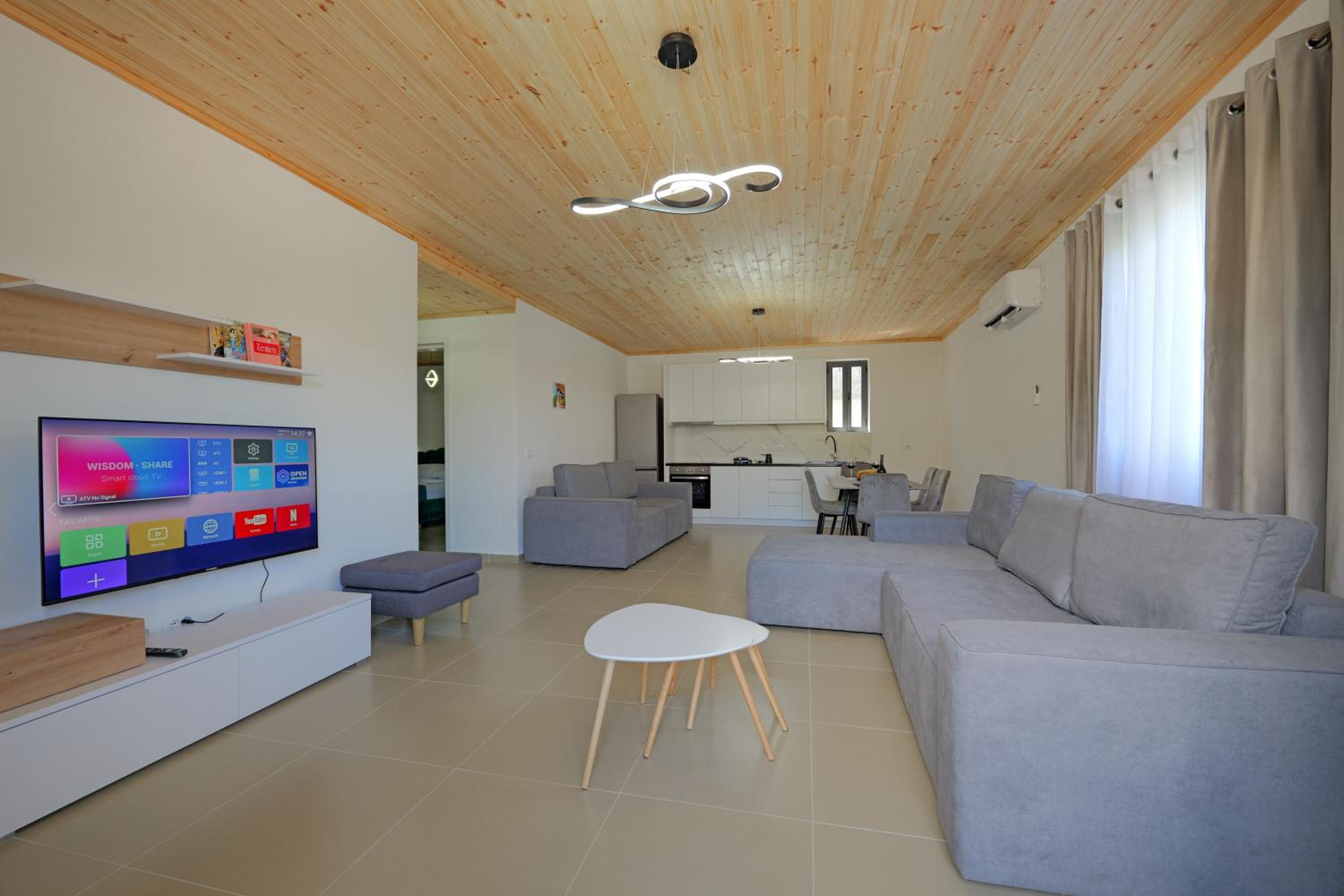 Lago Calmo Villa