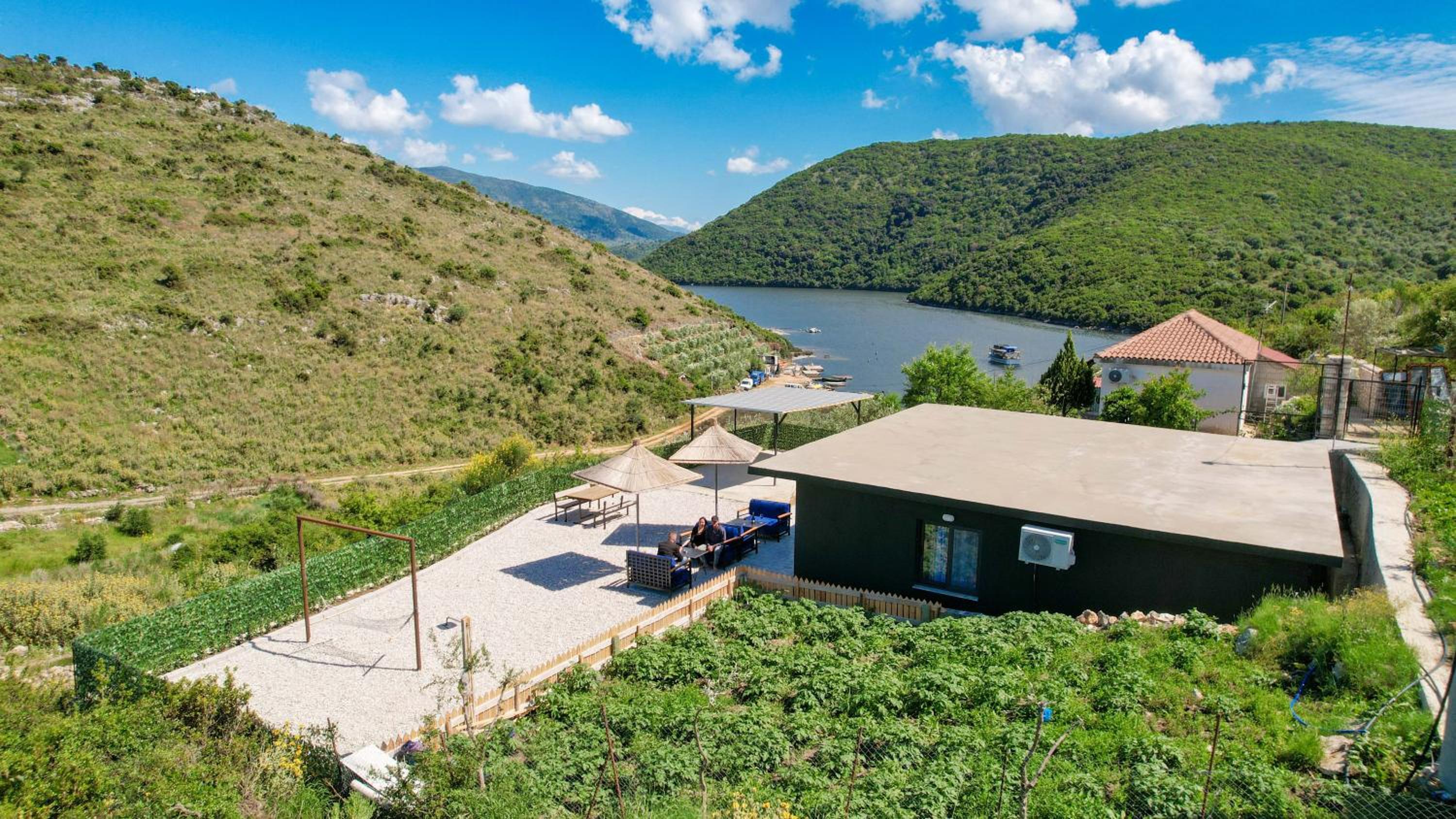 Lago Calmo Villa
