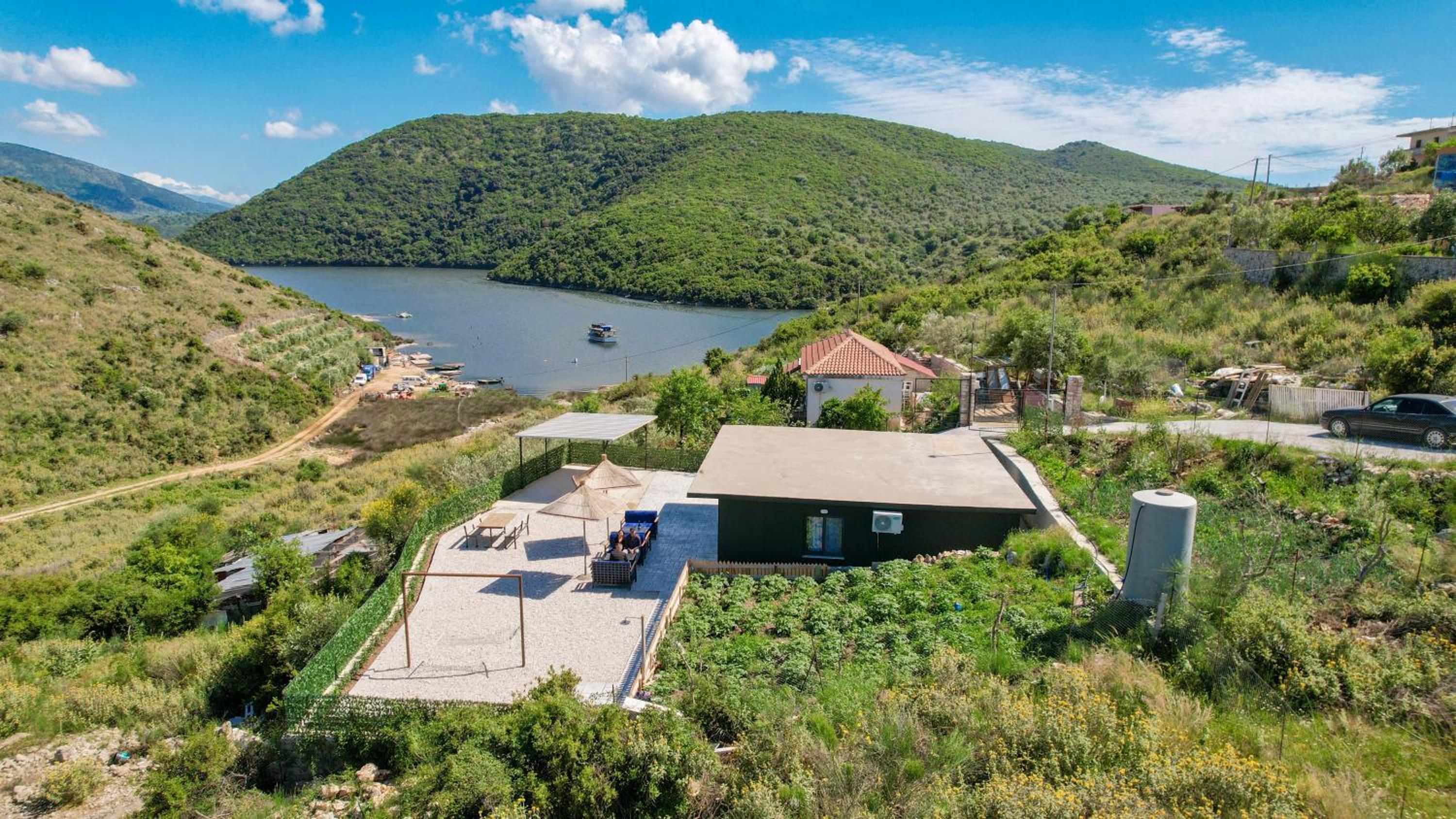 Lago Calmo Villa