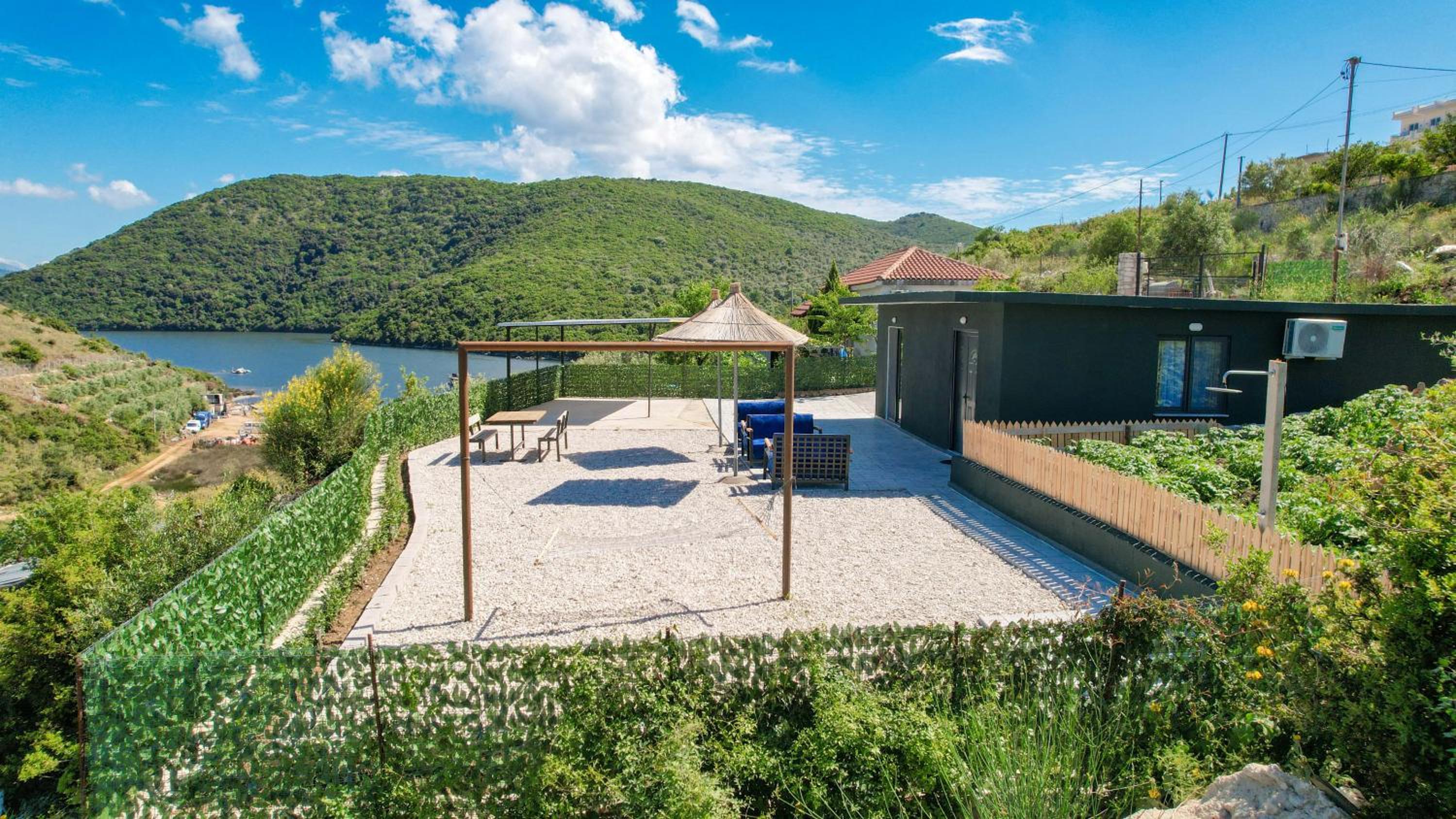 Lago Calmo Villa