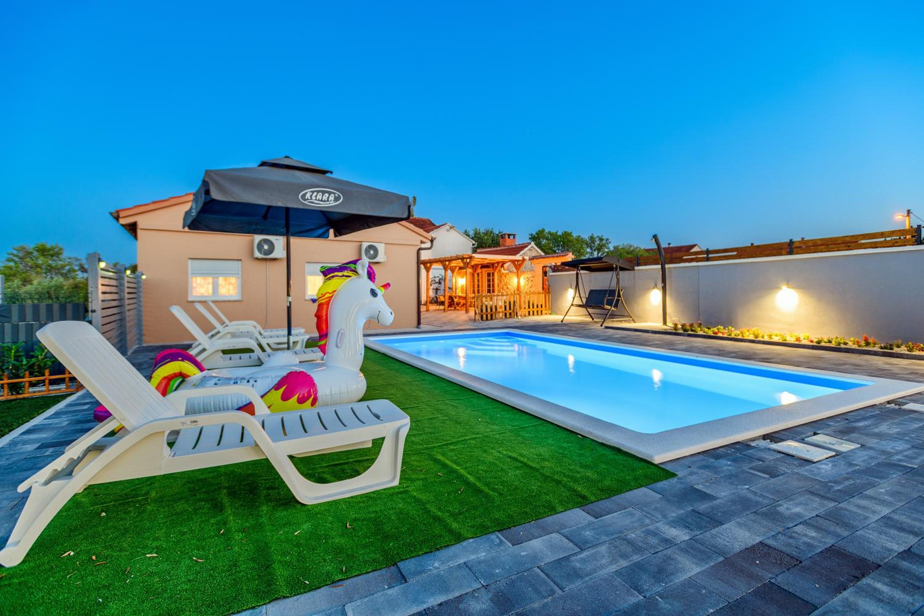 Photo 38