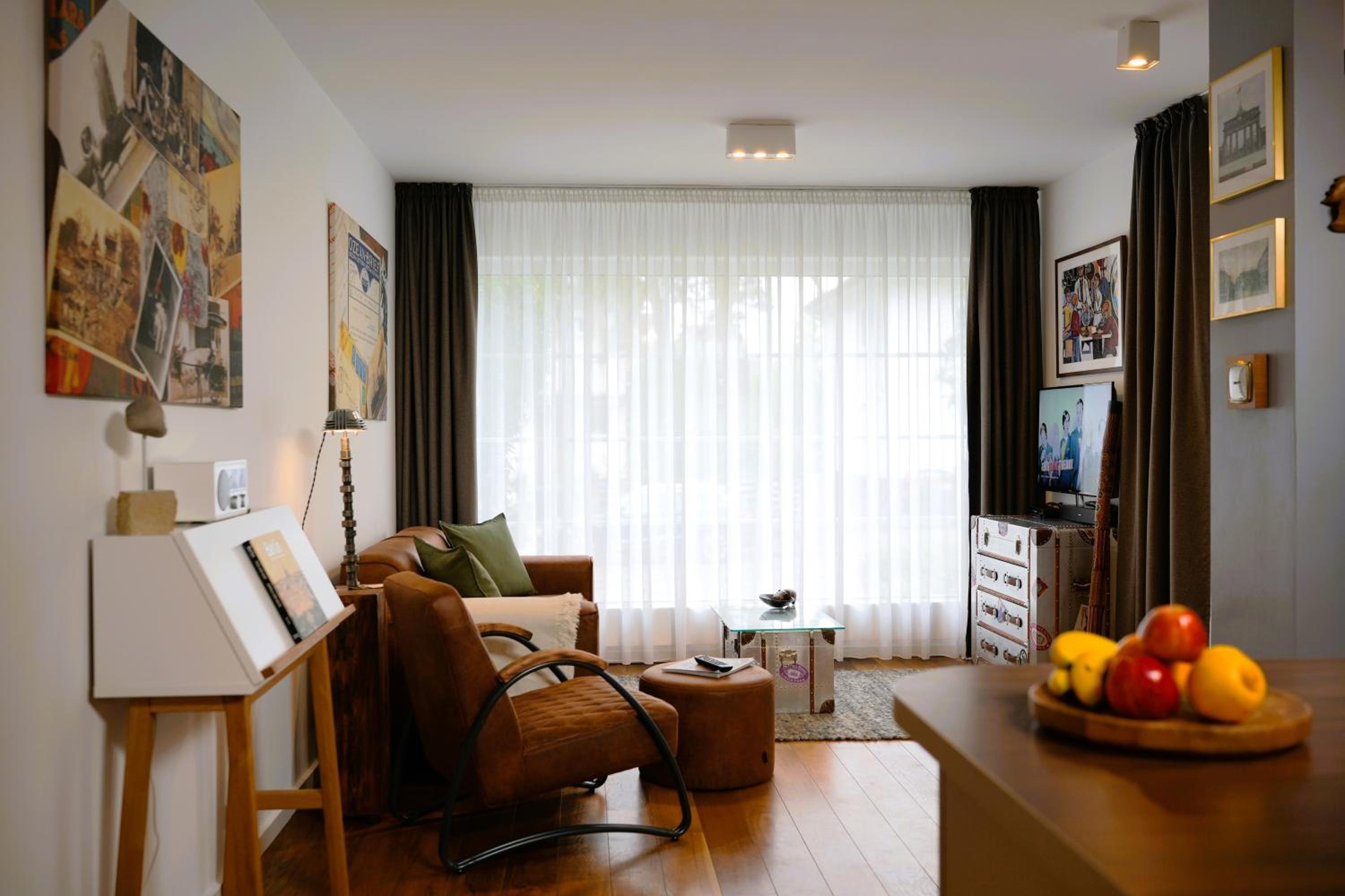 The Berlin Getaway / 80qm in Berlin's Historic Diplomatic Quarter