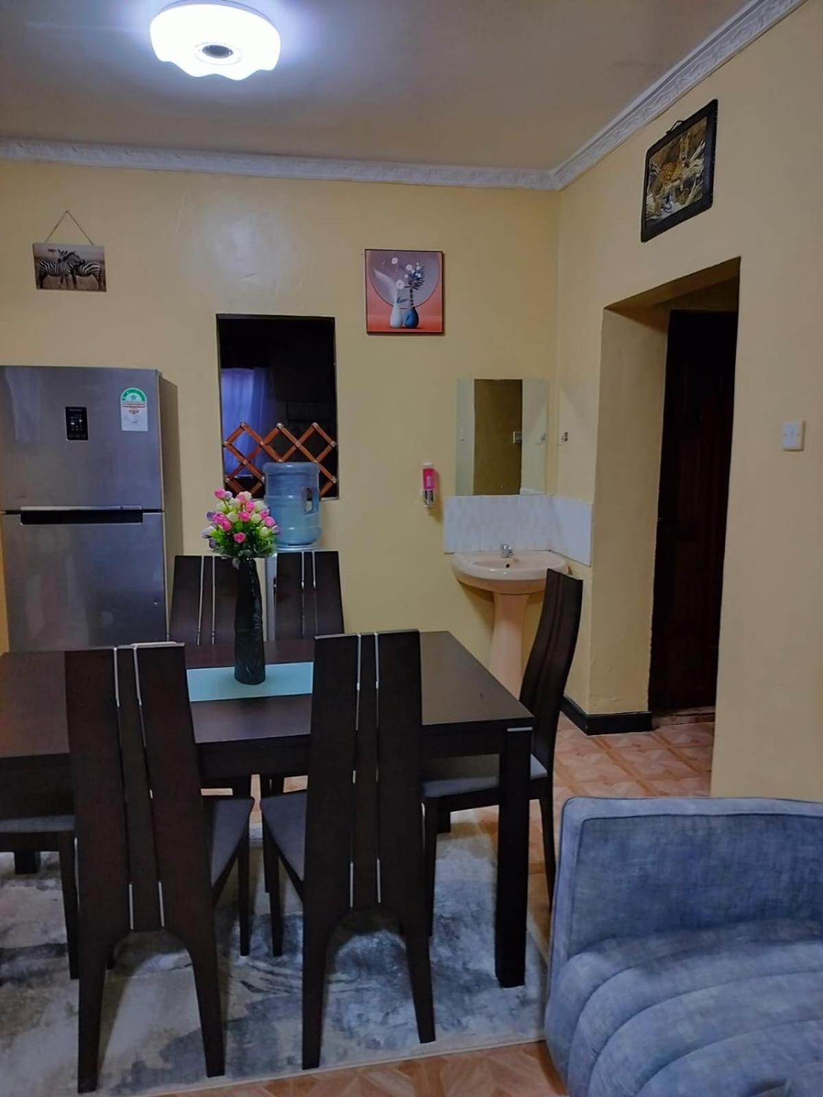 Happy Trails Holiday Home-Nanyuki