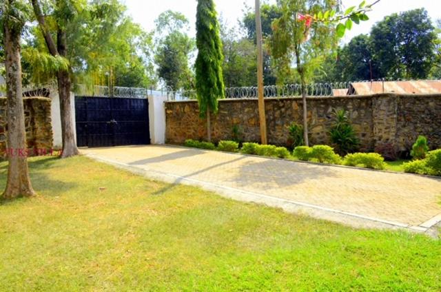 Yuks Villa