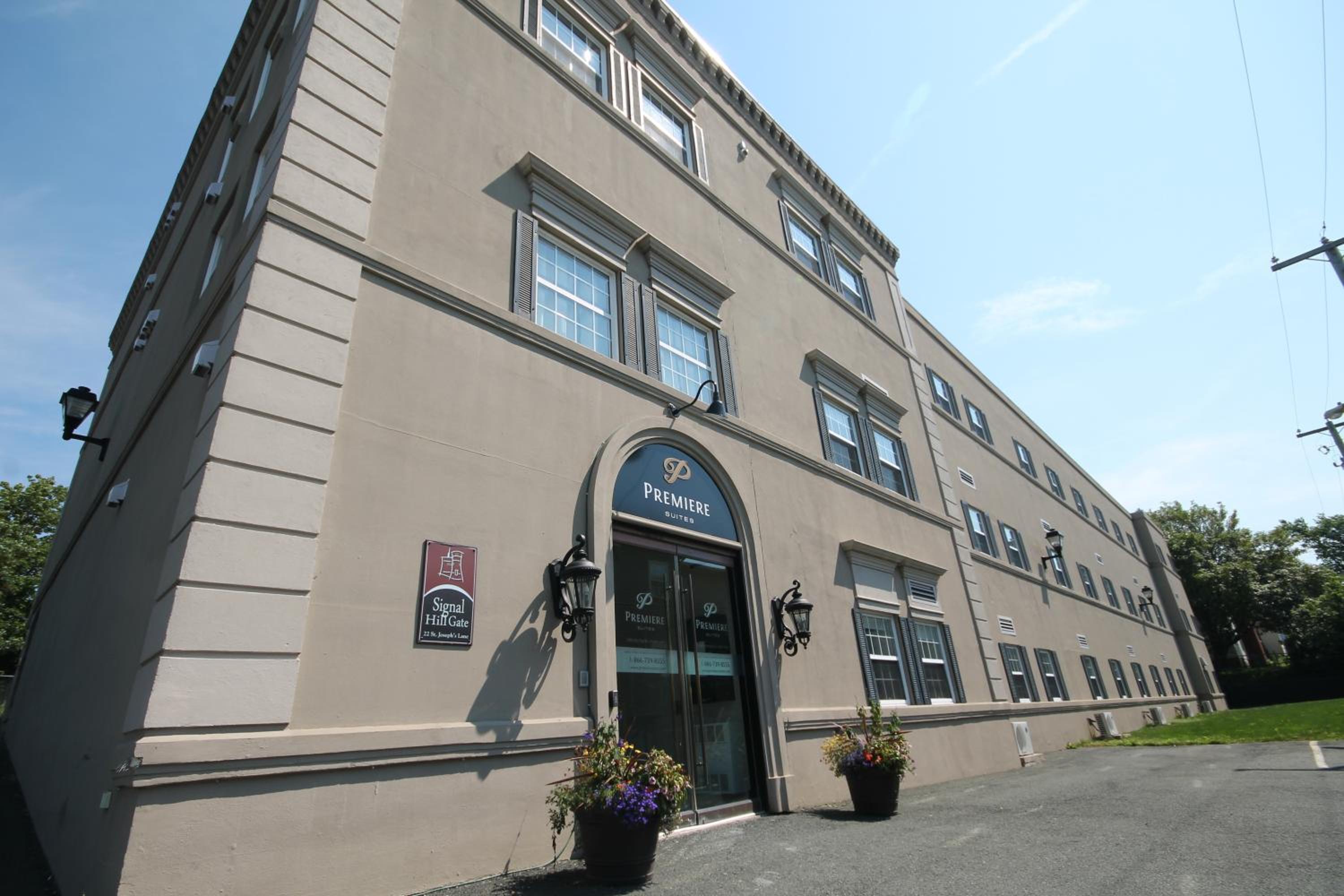 Premiere Suites - St. John's Signal Hill Gate - Image 1