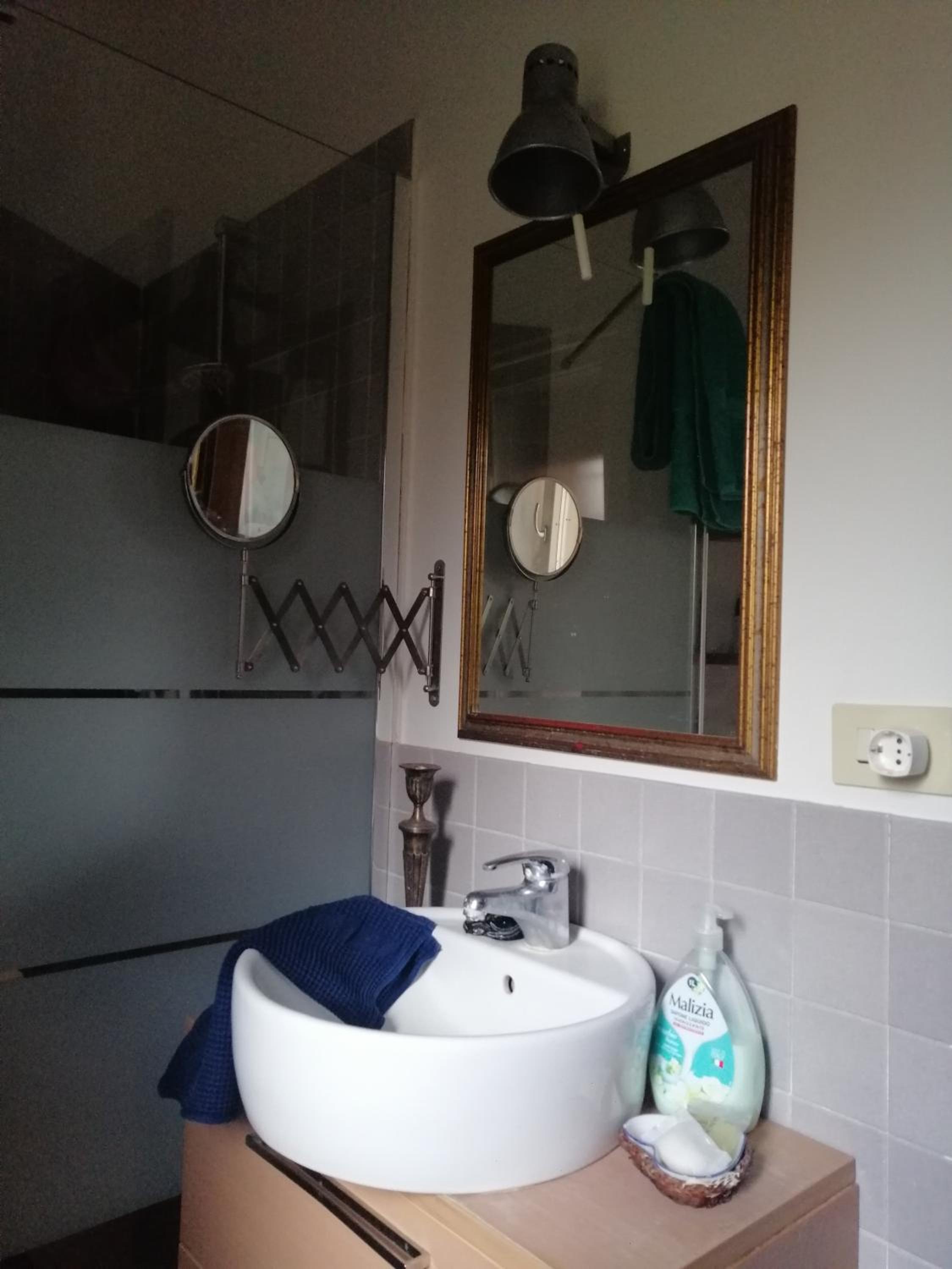 Home Shanti en Grottaferrata — bathroom