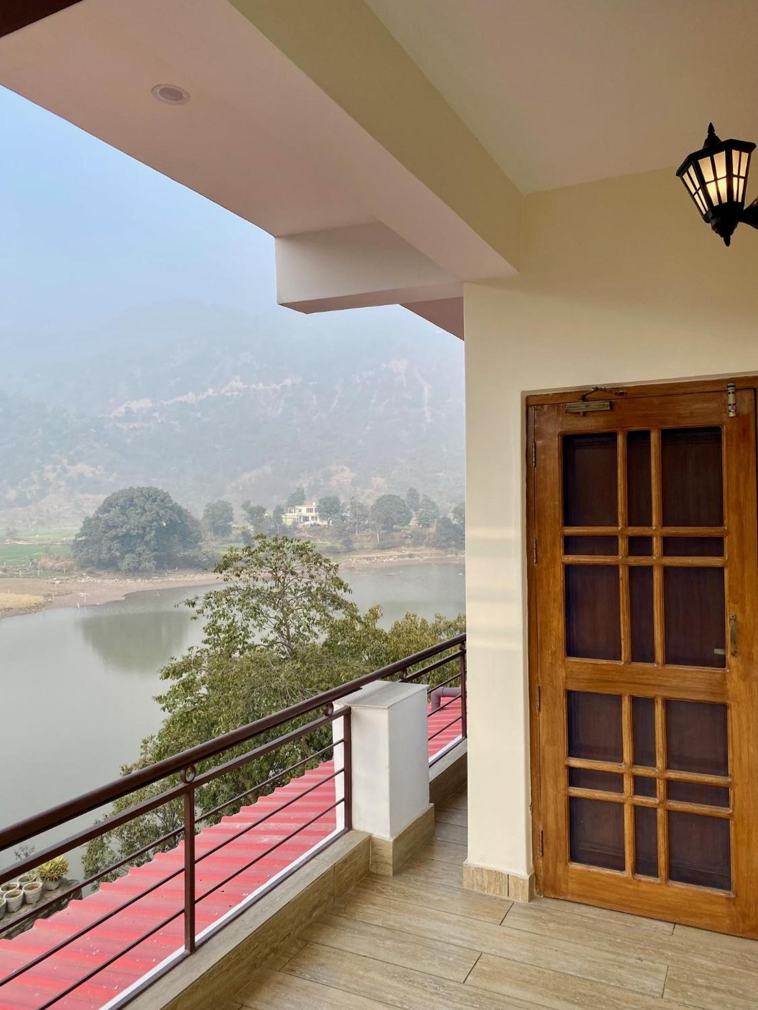 Lake 1 Estate view 2