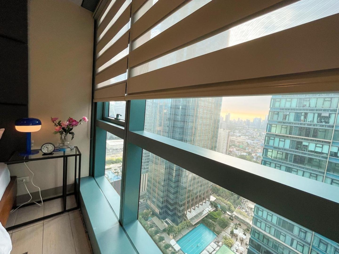Sophisticated BGC Stay at Uptown Area #oursw30c2 view 2