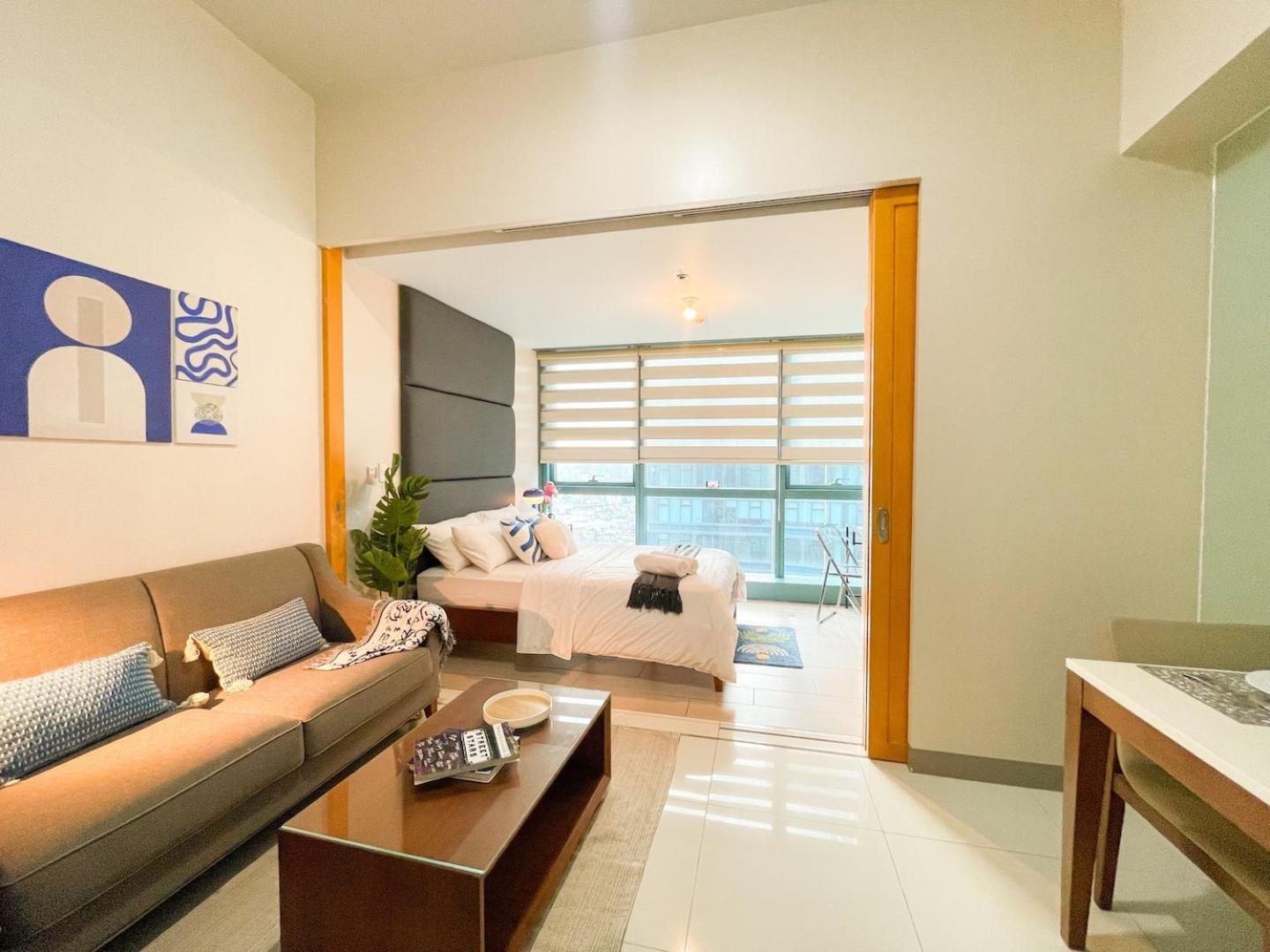 Sophisticated BGC Stay at Uptown Area #oursw30c2 view 4