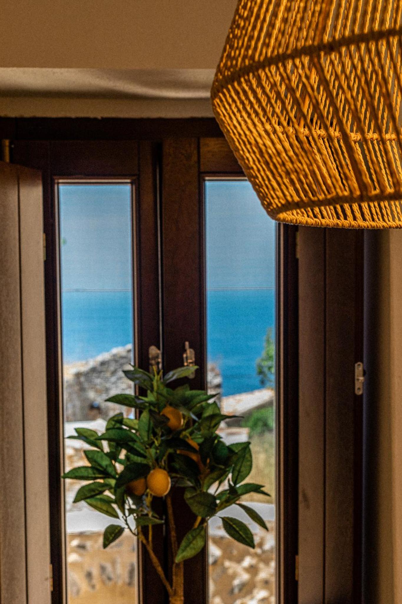 Hawk Tower Apartment - Pyrgos Towers Complex