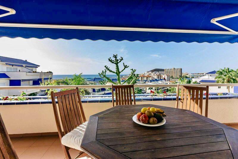 Large Direct Ocean Front 2bd Apartment