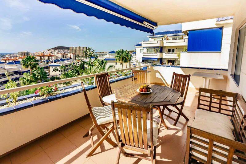 Large Direct Ocean Front 2bd Apartment