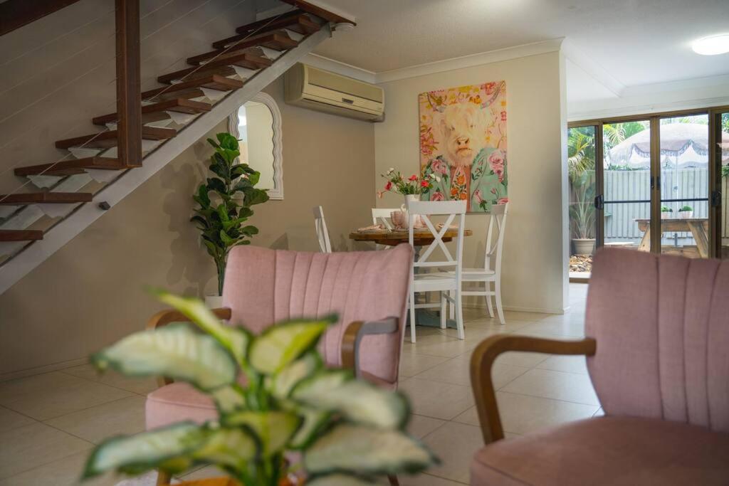 Palms on Patti Apartment