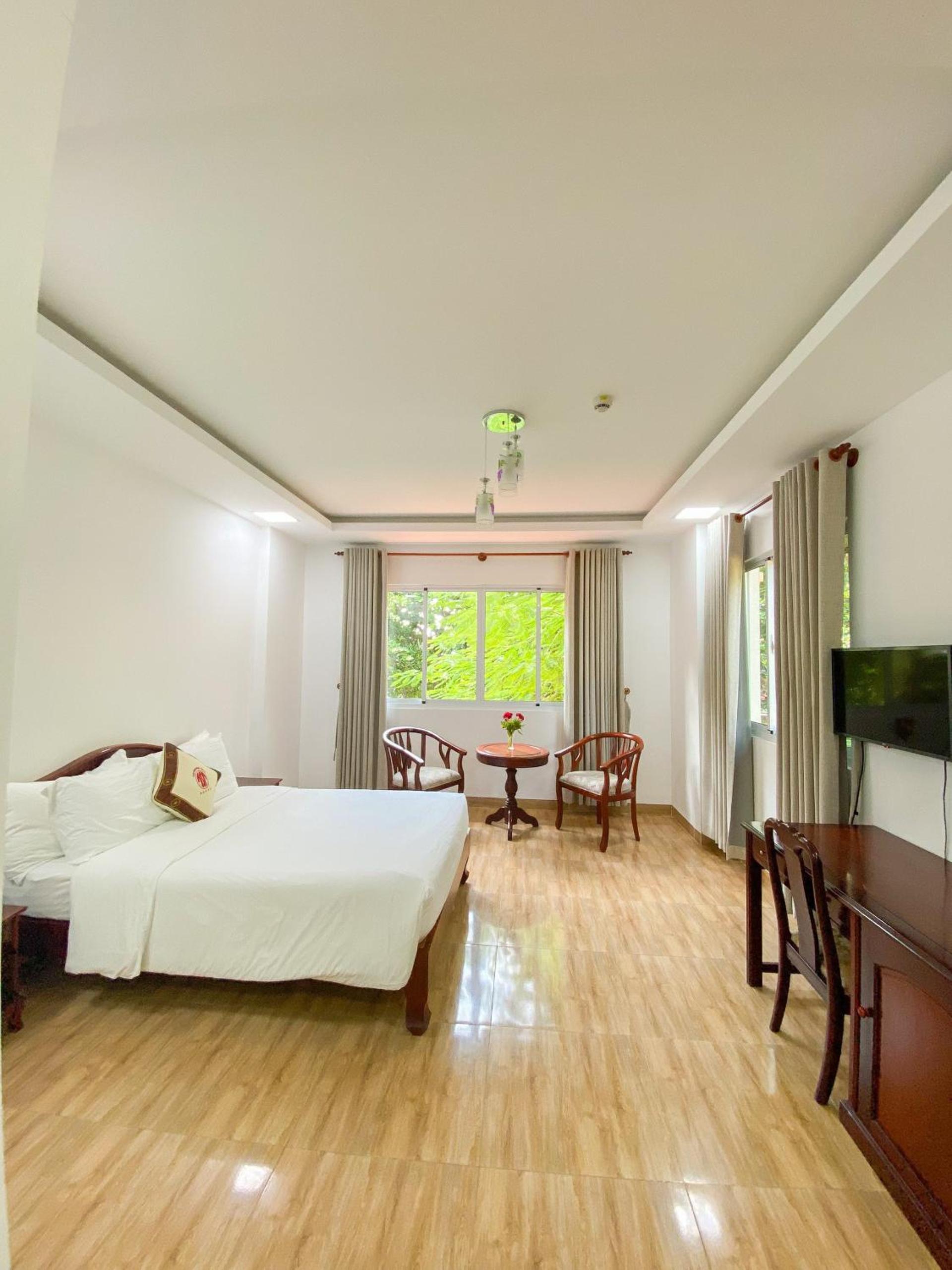 Tan Son Nhat Con Dao Resort