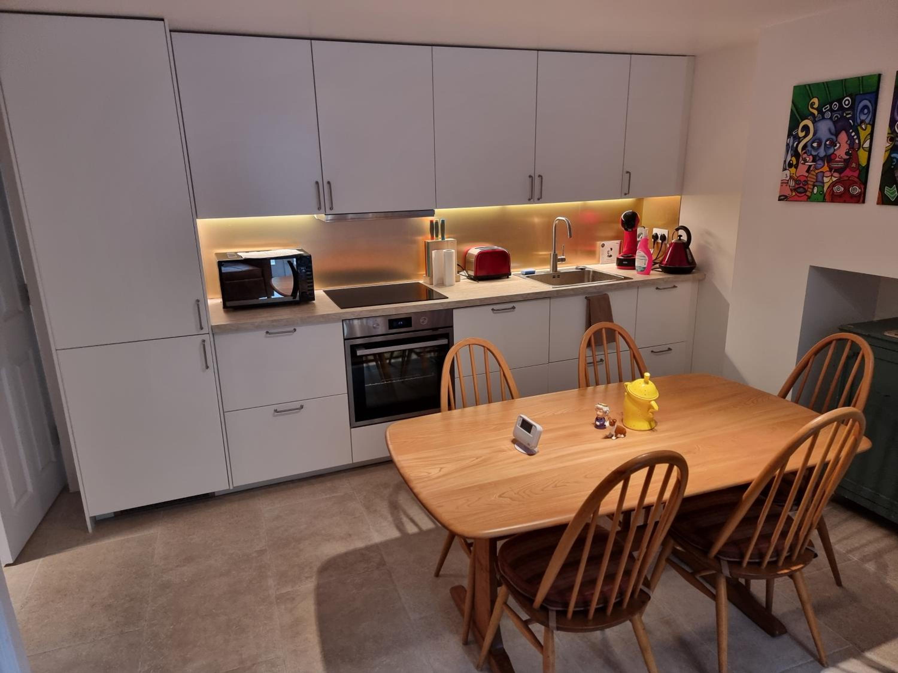 Entire Ground Floor Flat, Free Off-Street Parking and Large Garden
