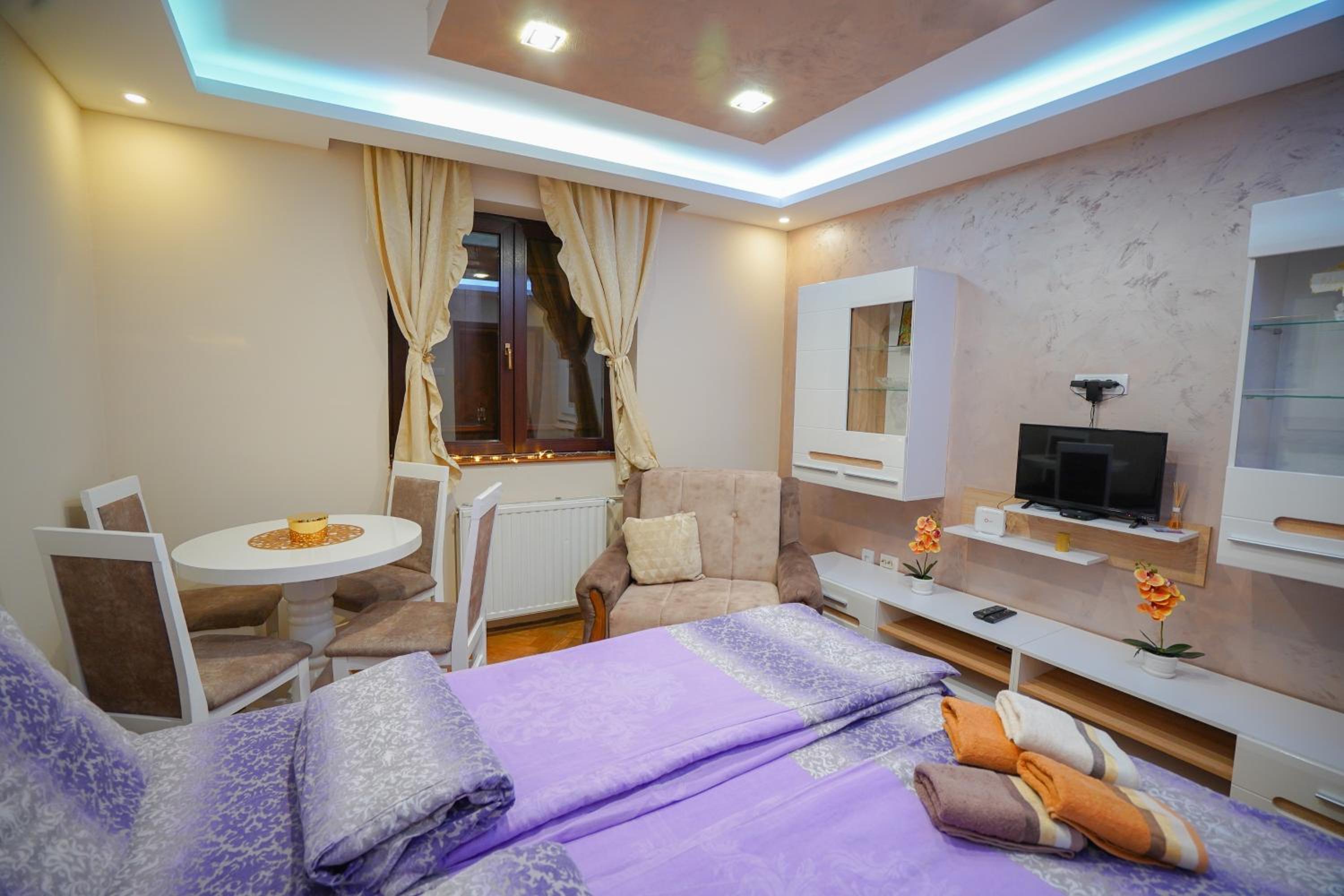 Apartman Zlatni Jelen view 2