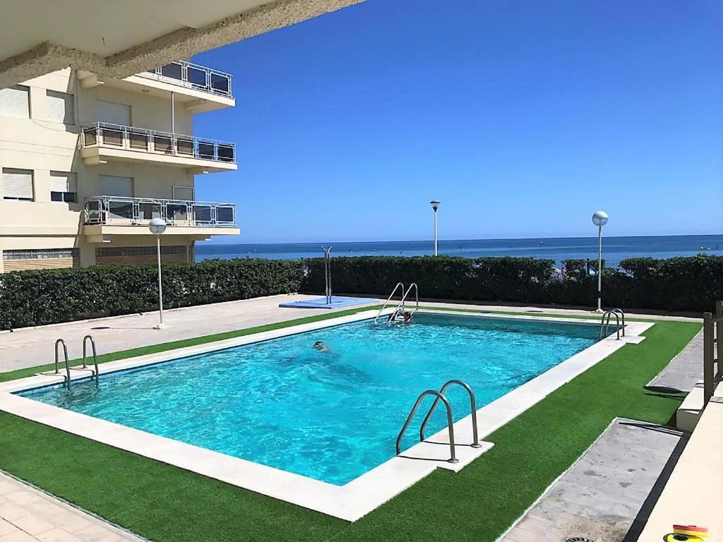 Peaceful Apartment in a Beachfront Complex view 3