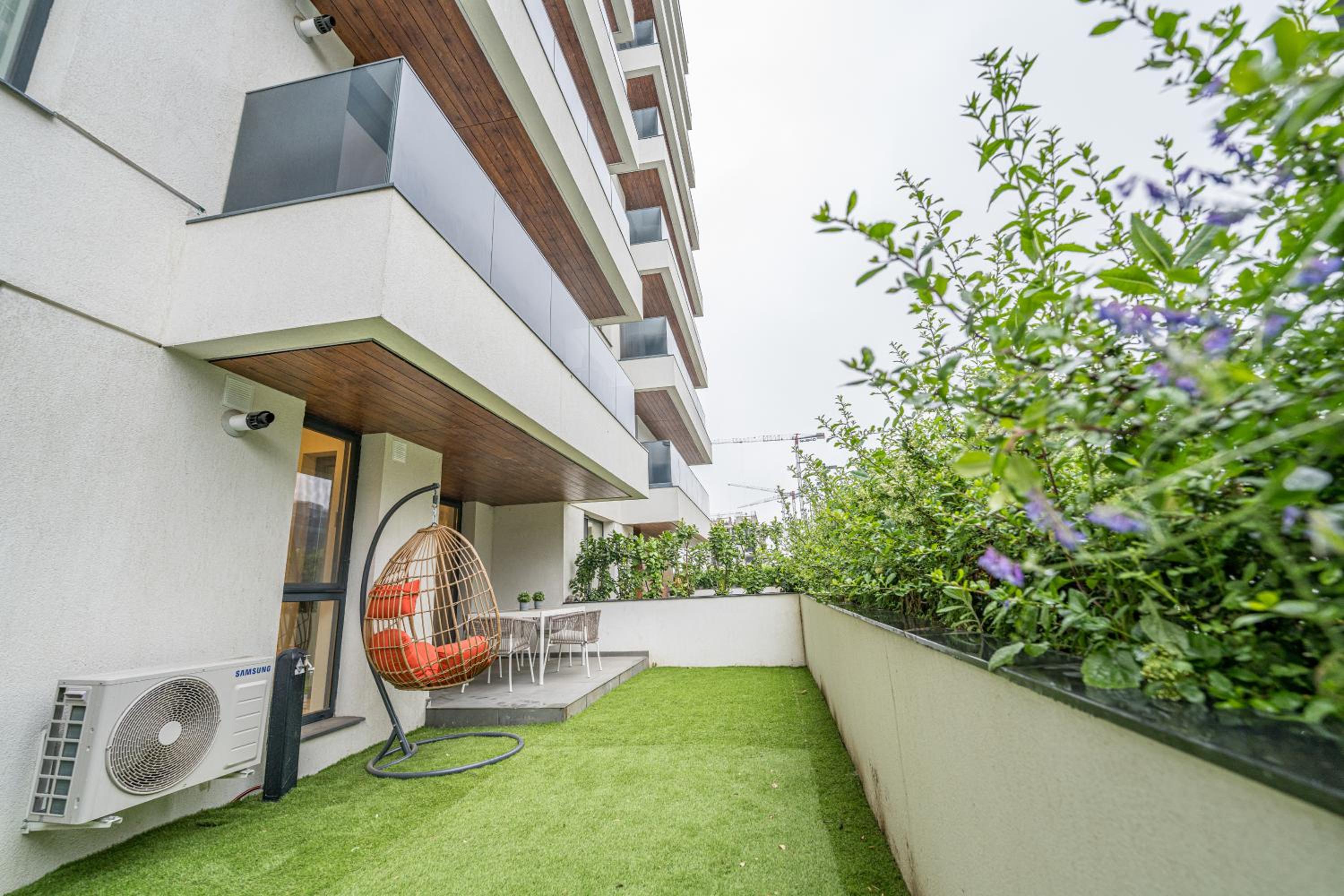 Promenada Puzi Place