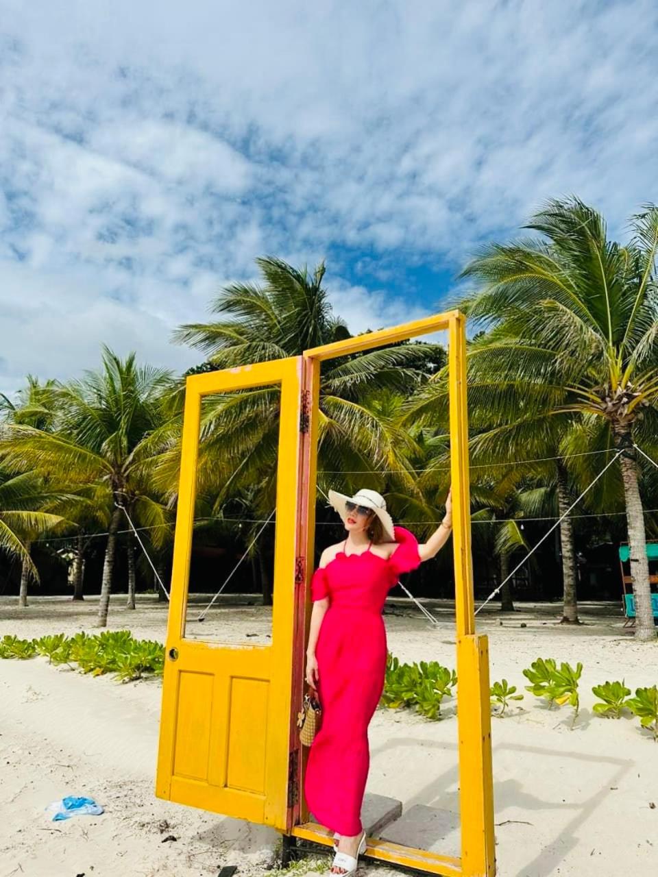 Tan Son Nhat Con Dao Resort