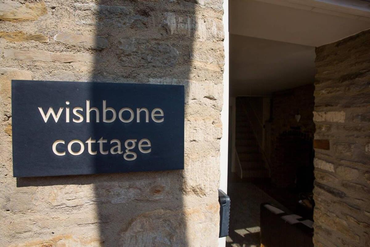 Wishbone Cottage In The Cotswolds view 5