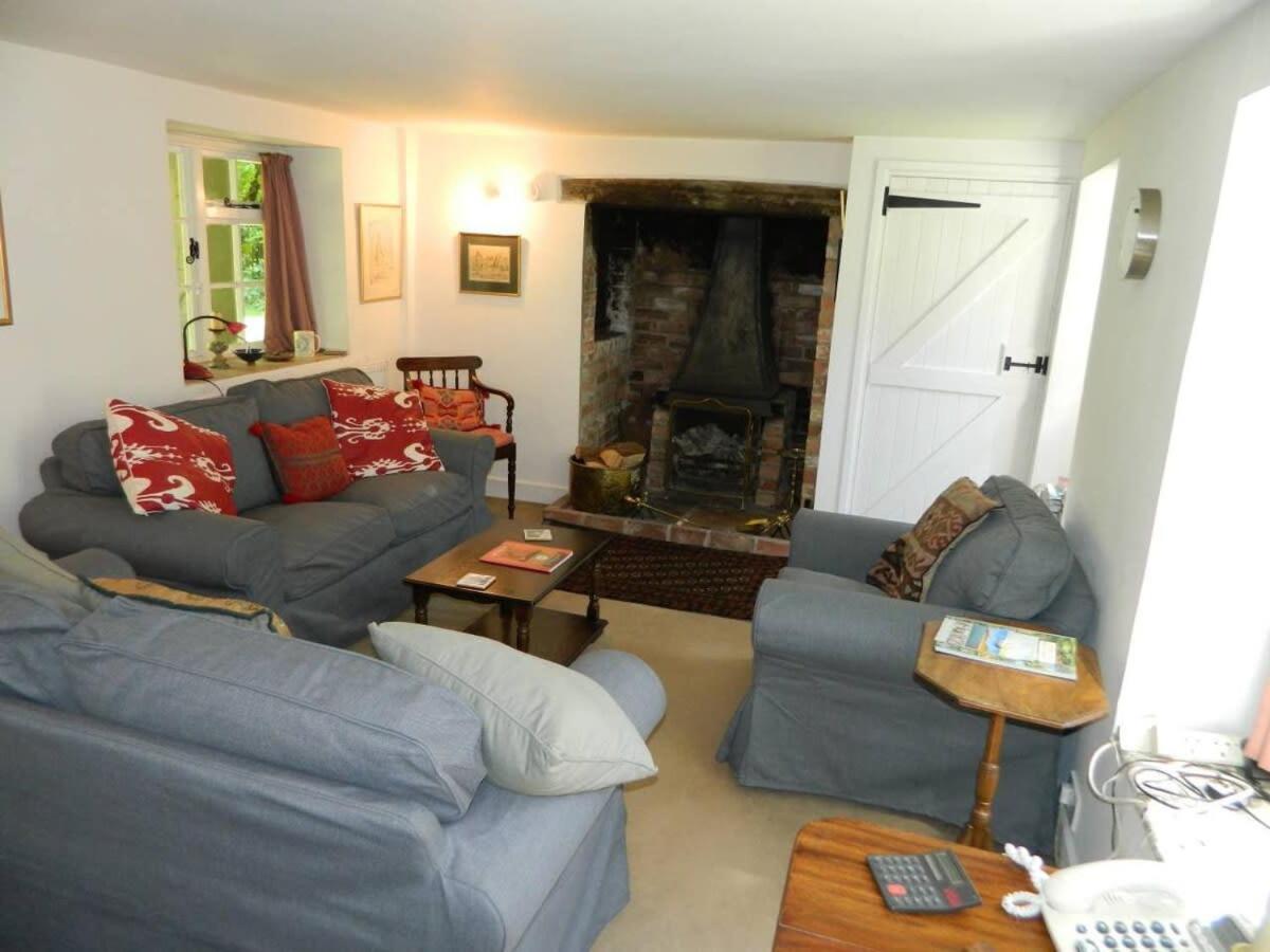 River Cottage a country retreat in wooded gardens view 2