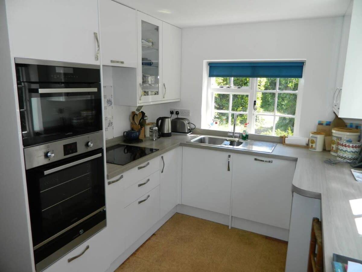 River Cottage a country retreat in wooded gardens view 4