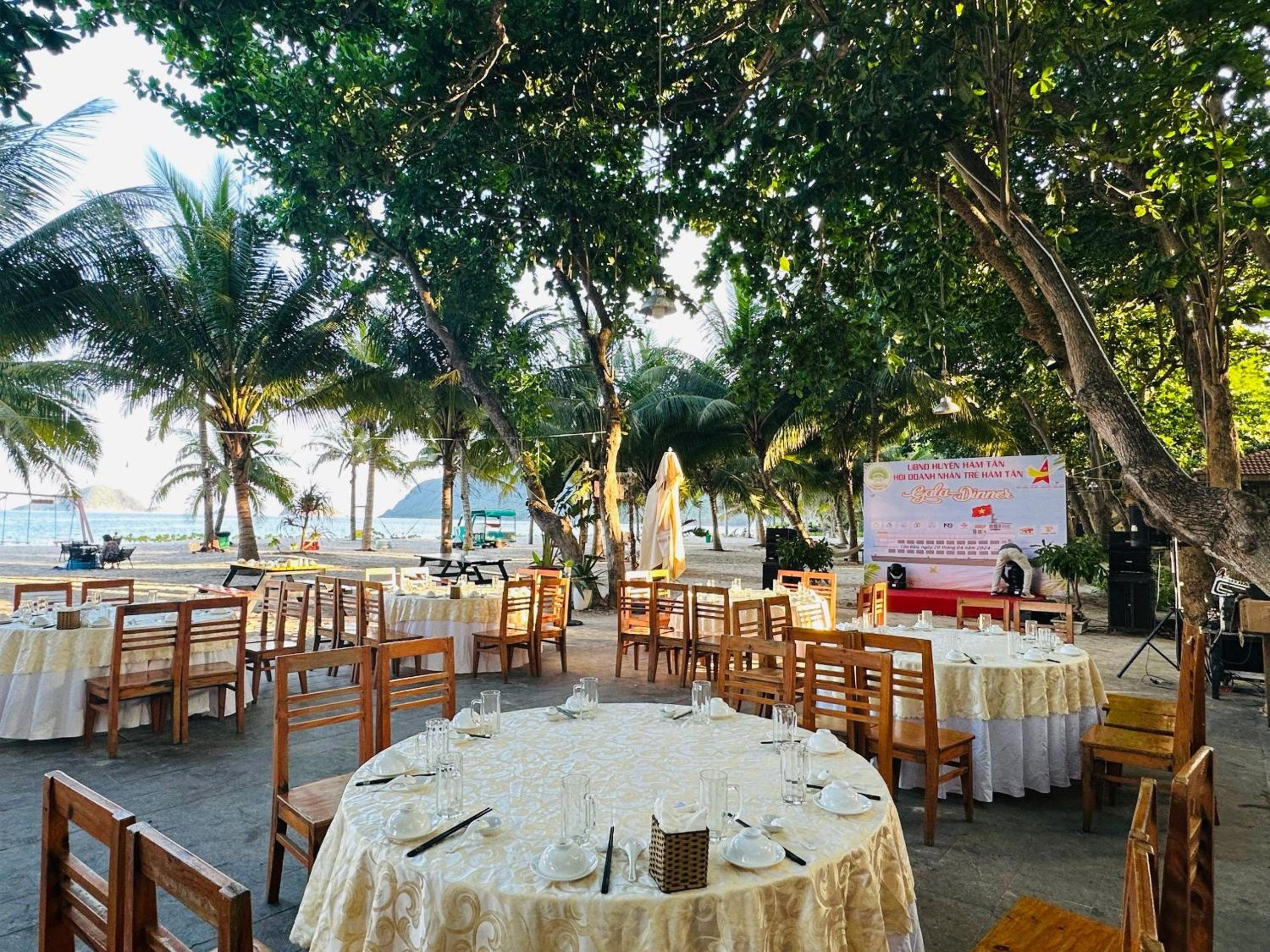 Tan Son Nhat Con Dao Resort
