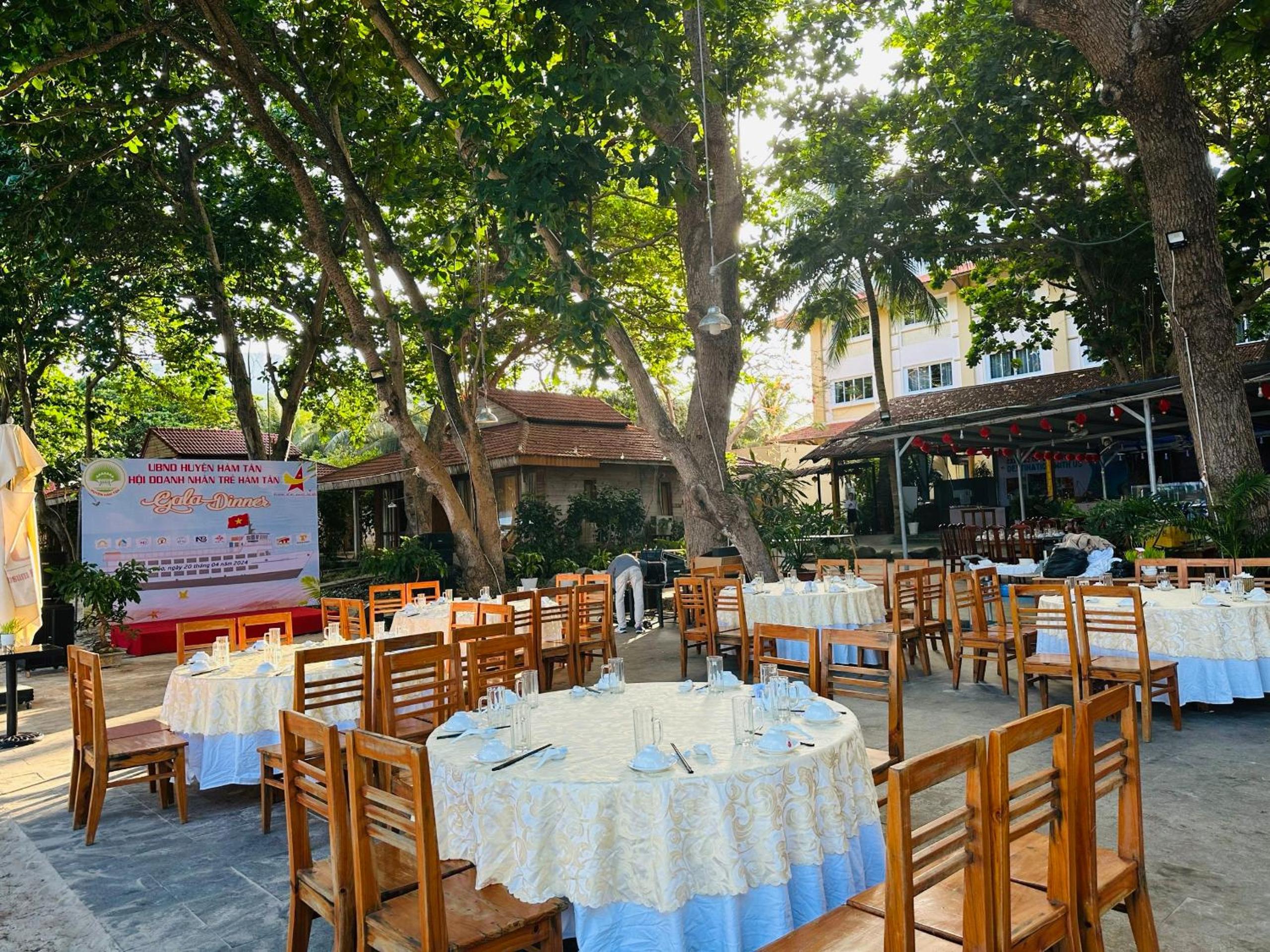 Tan Son Nhat Con Dao Resort