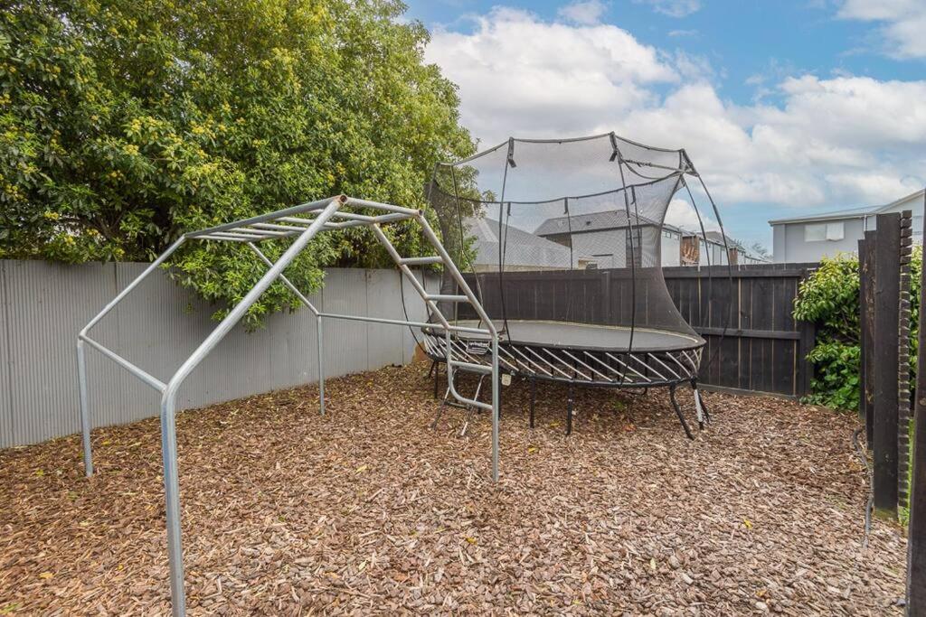 Inner City House - Great Location! view 4