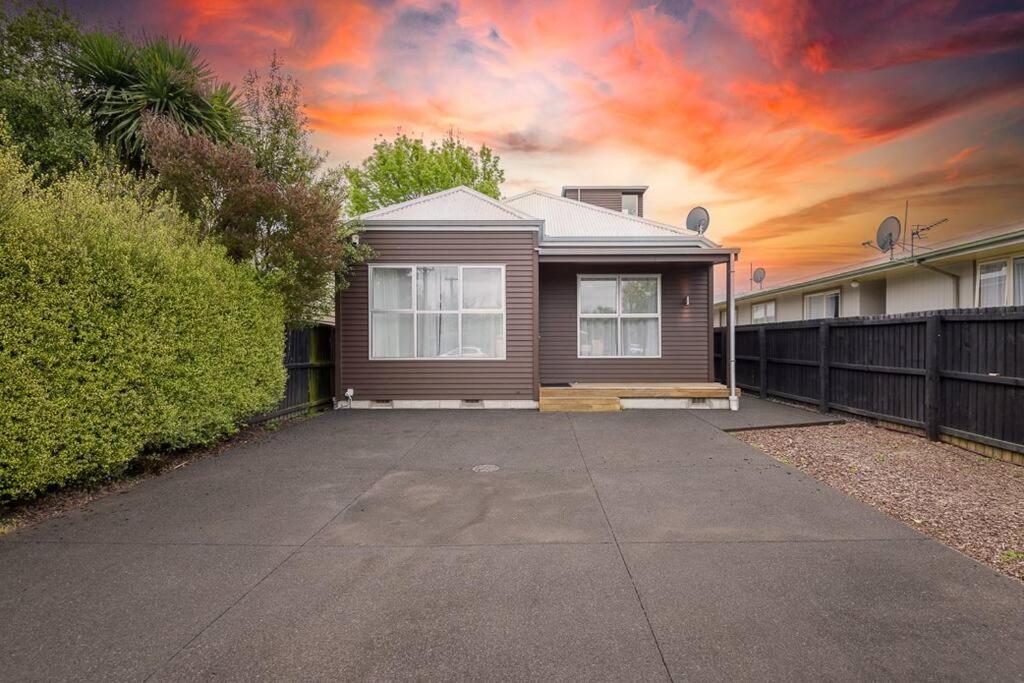 Inner City House - Great Location! view 5