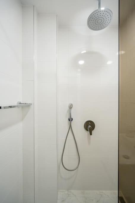 Top Location Central New & Spacious 3 BDR apt Medical Academy